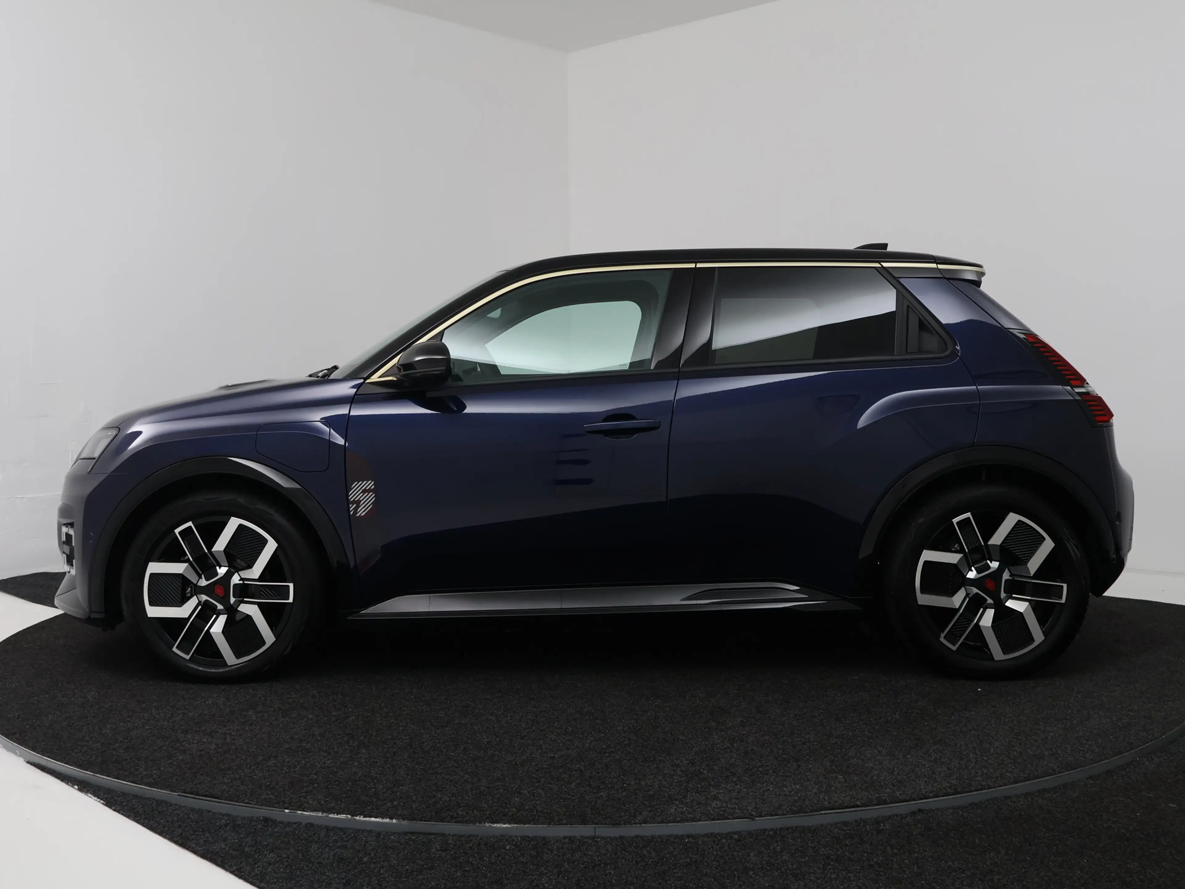 Renault R 5 comfort range iconic cinq 52 kWh | Google | Stoel — photo 3