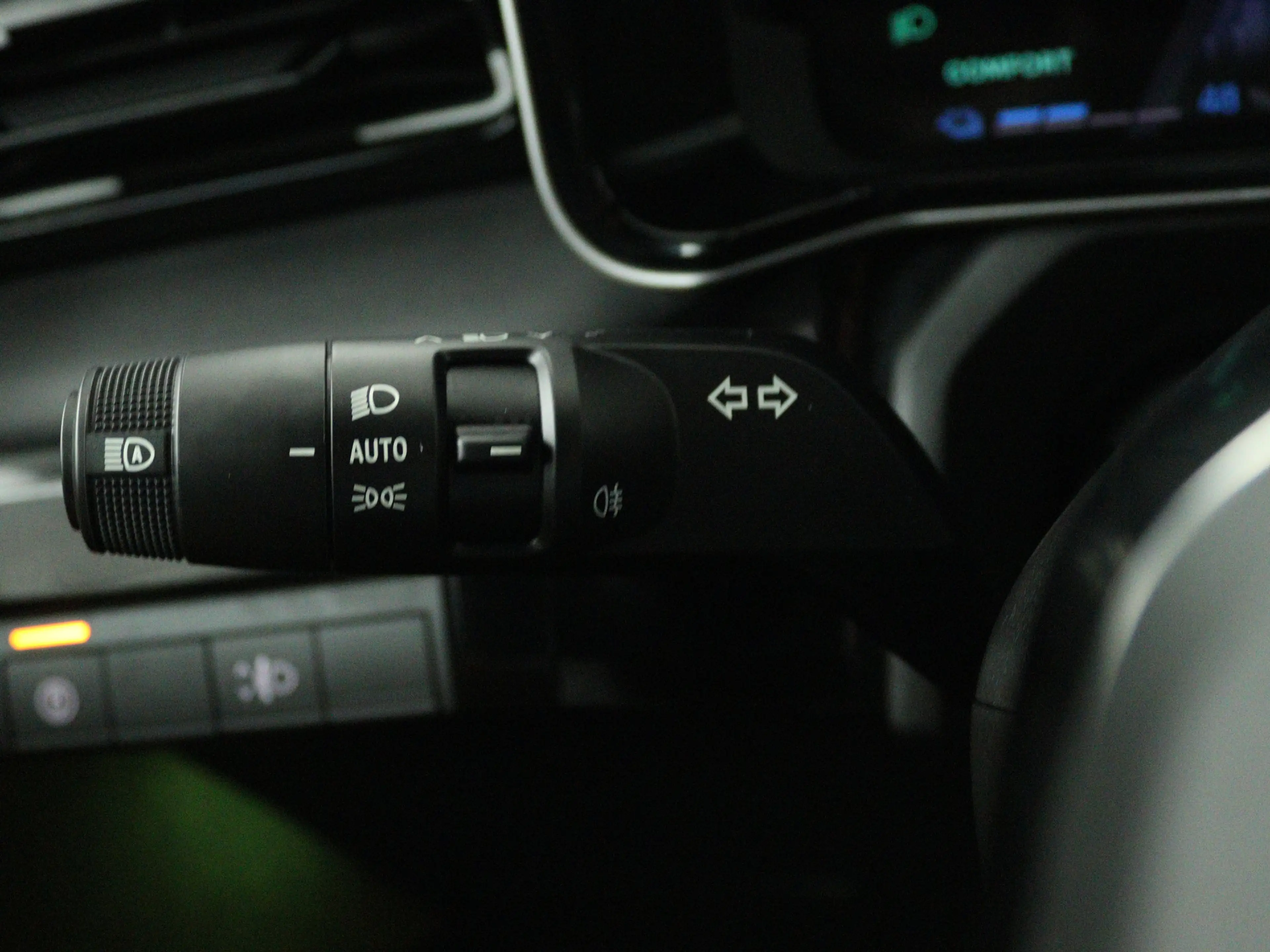 Renault R 5 comfort range iconic cinq 52 kWh | Google | Stoel — photo 10
