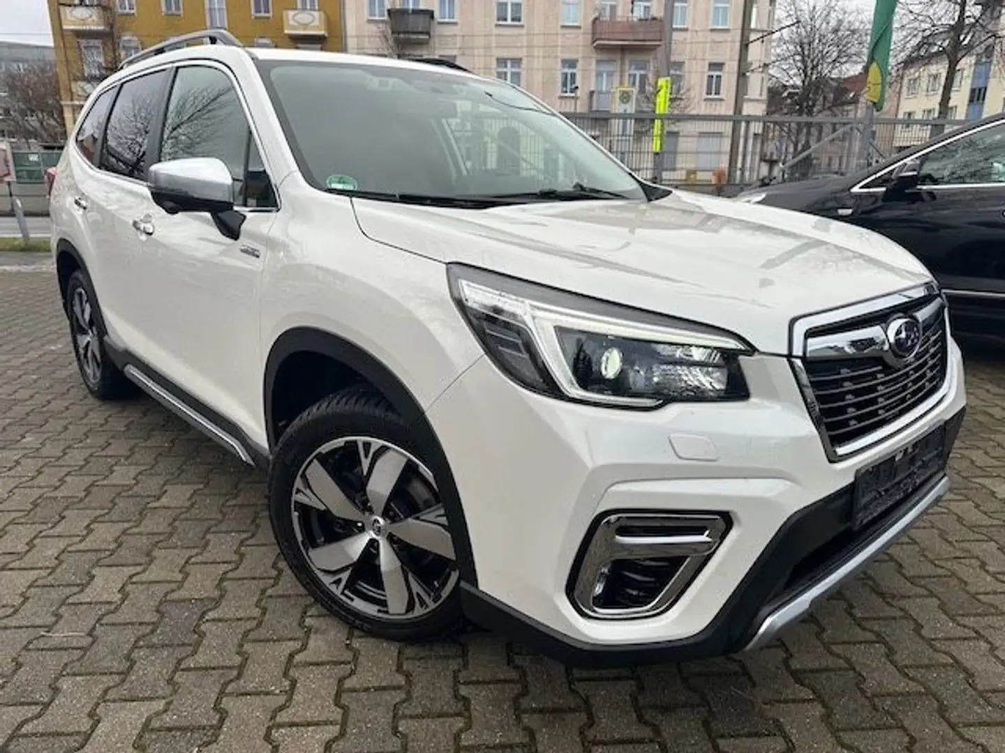 Subaru Forester Platinum / H&K / PANORAMA / AHK / LED Weiß - 1