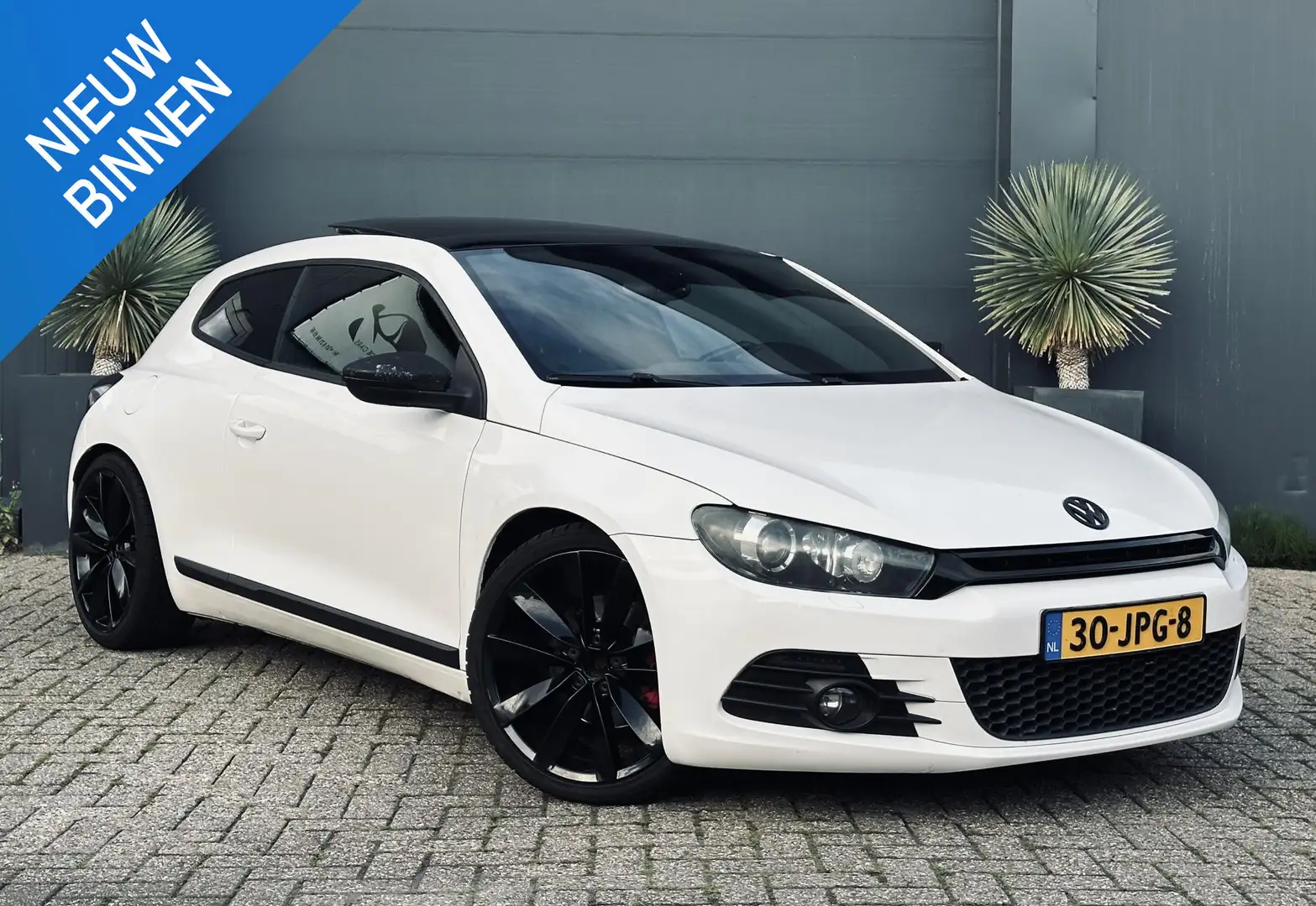 Volkswagen Scirocco 1.4 TSI Highline Plus Wit - 1