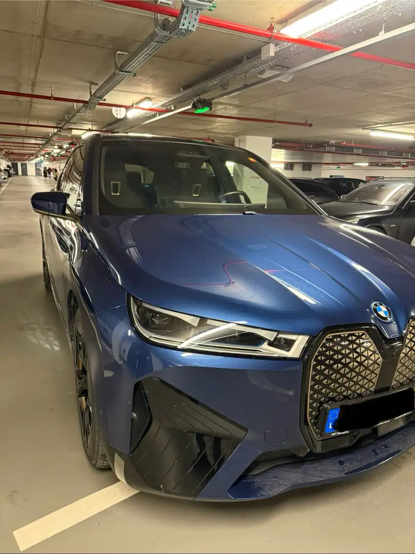 BMW iX xDrive50 Pack M, Bowers&Wilkins, Sky Lounge etc - 1