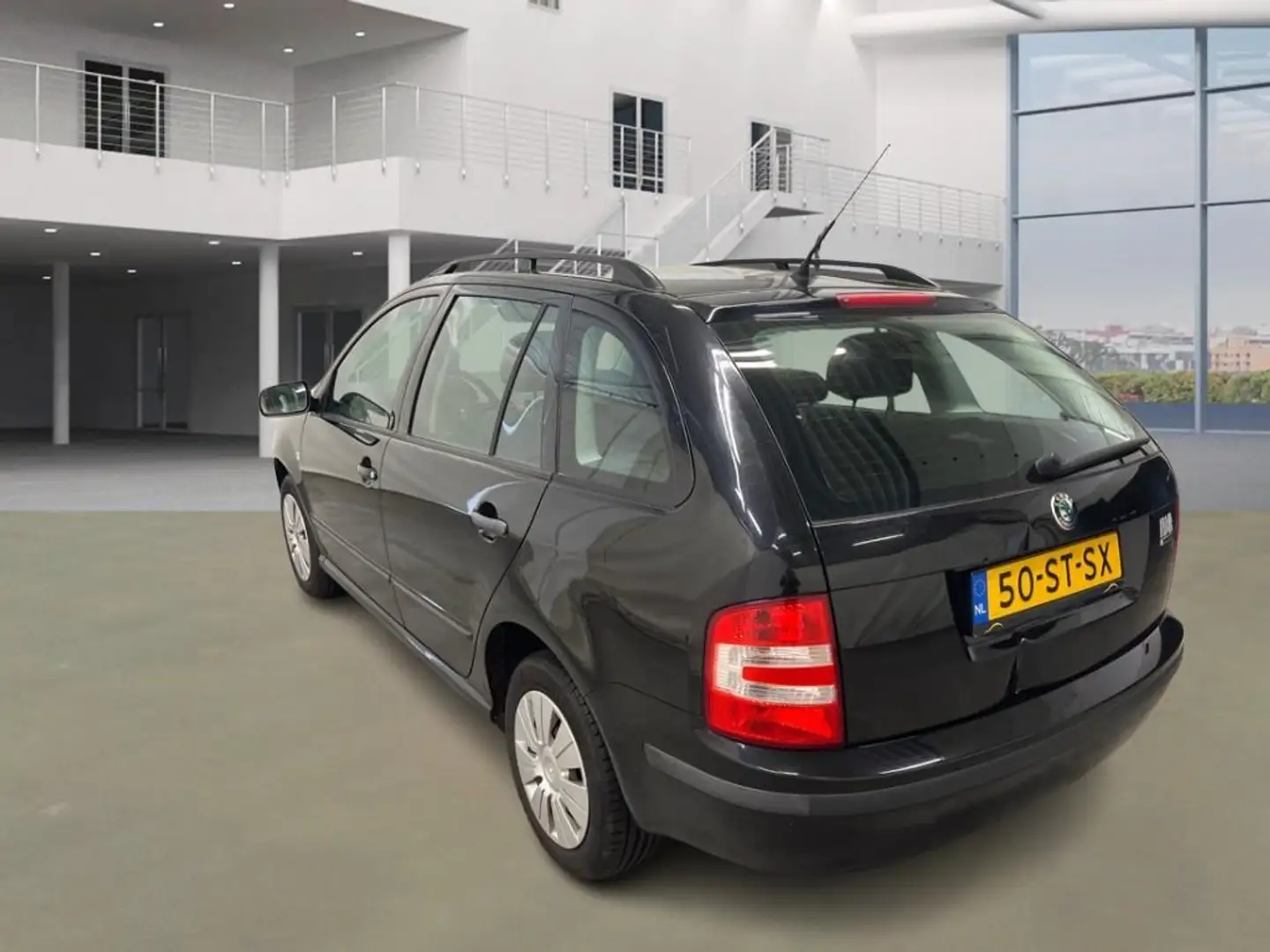 Skoda Fabia Combi 1.4-16V Equipe AIRCO CRUISE 2 X SLEUTELS Zwart - 2