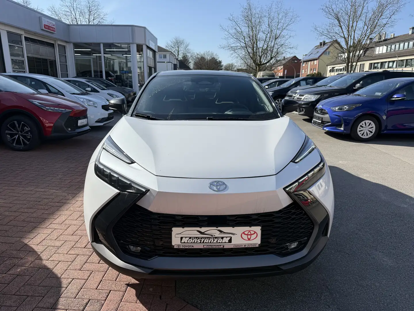 Toyota C-HR 2.0 Hybrid Lounge Weiß - 1