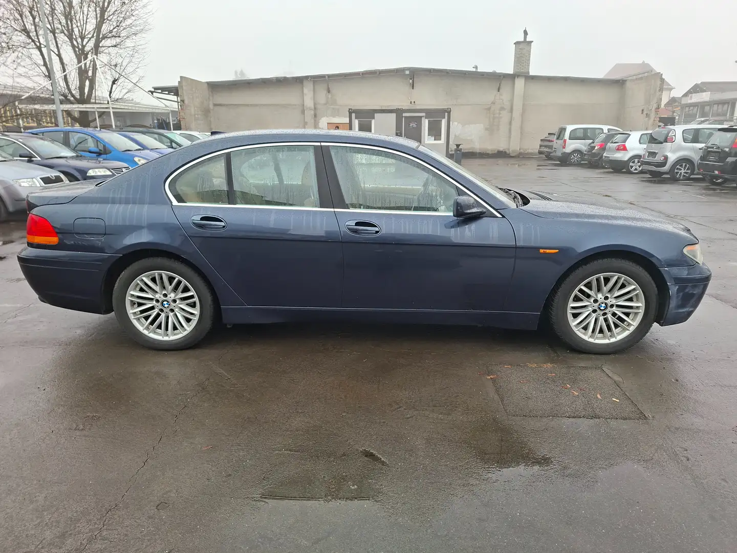 BMW 735 735i Niebieski - 2