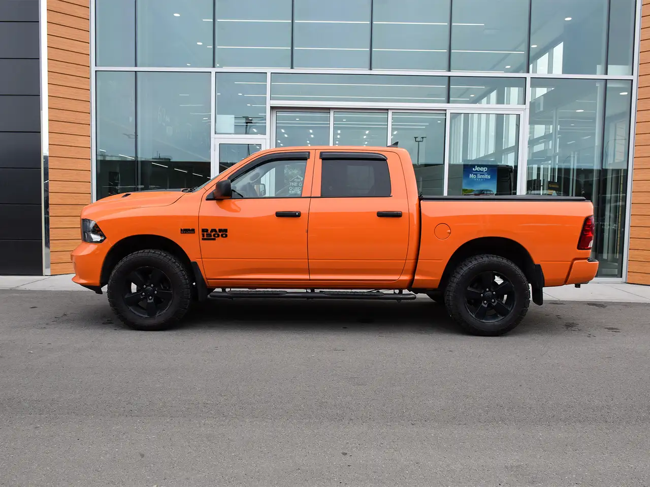 RAM 1500 снимка RAM 1500