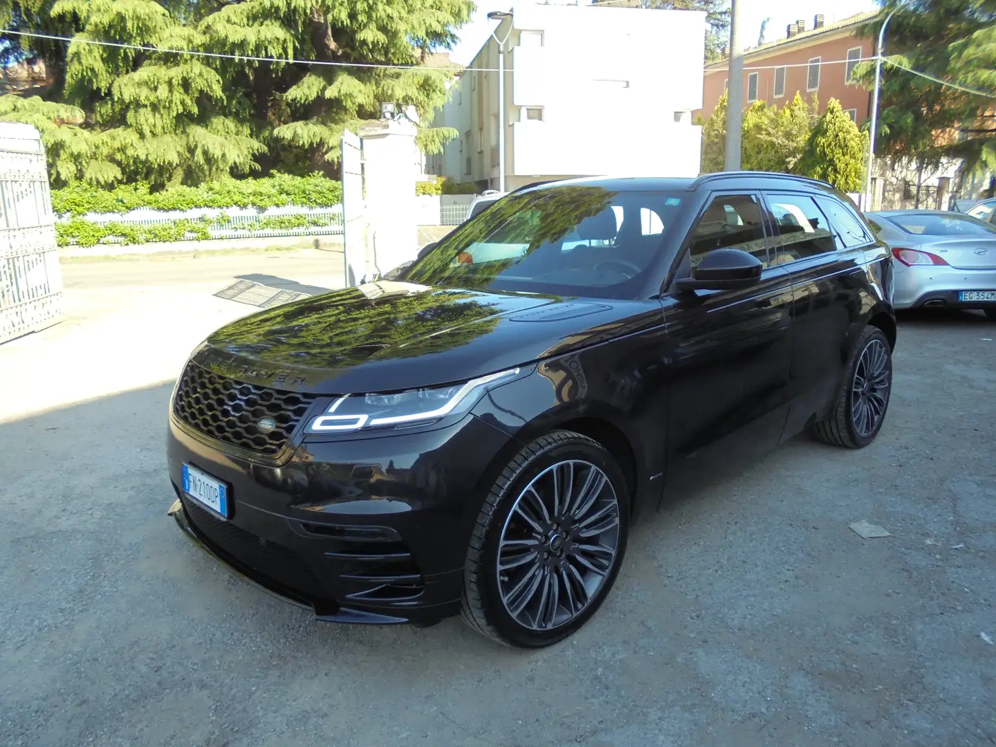 Land Rover Range Rover Velar 3.0 V6 sd6 R-Dynamic S 300cv auto Schwarz - 2