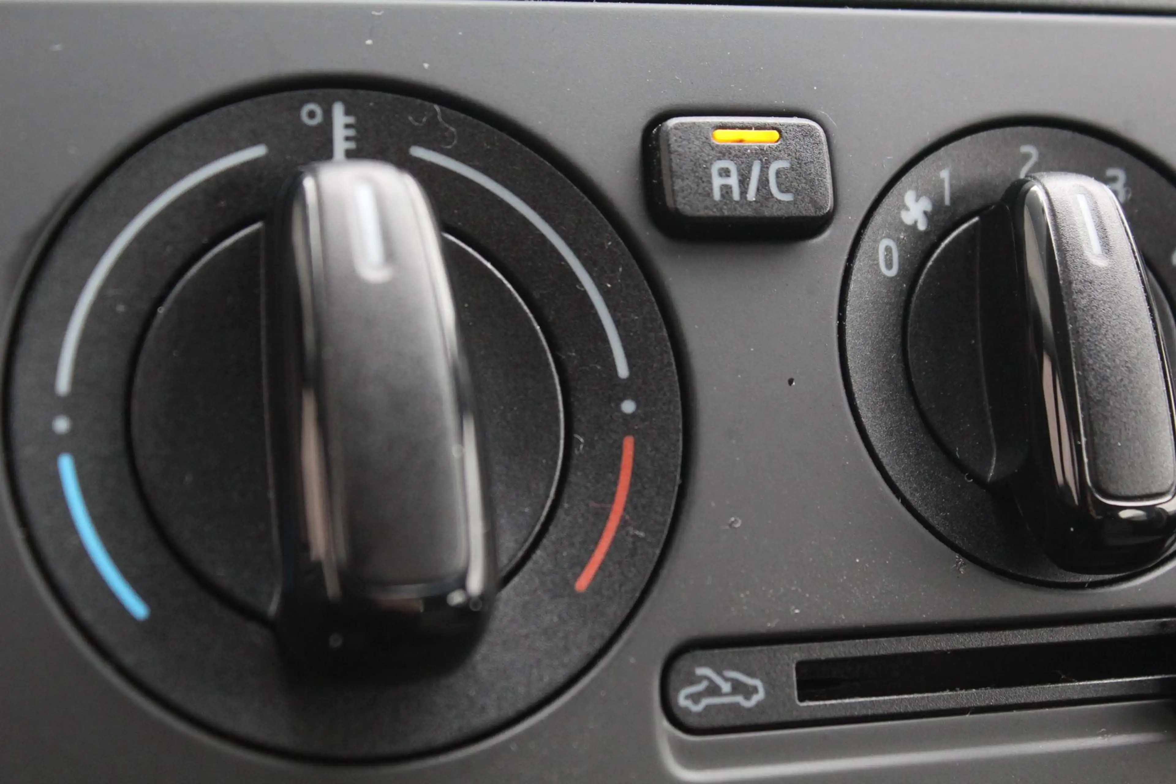 Skoda Citigo 1.0 Greentech Active Pro / 5-DRS / AIRCO / CENTR D — photo 10