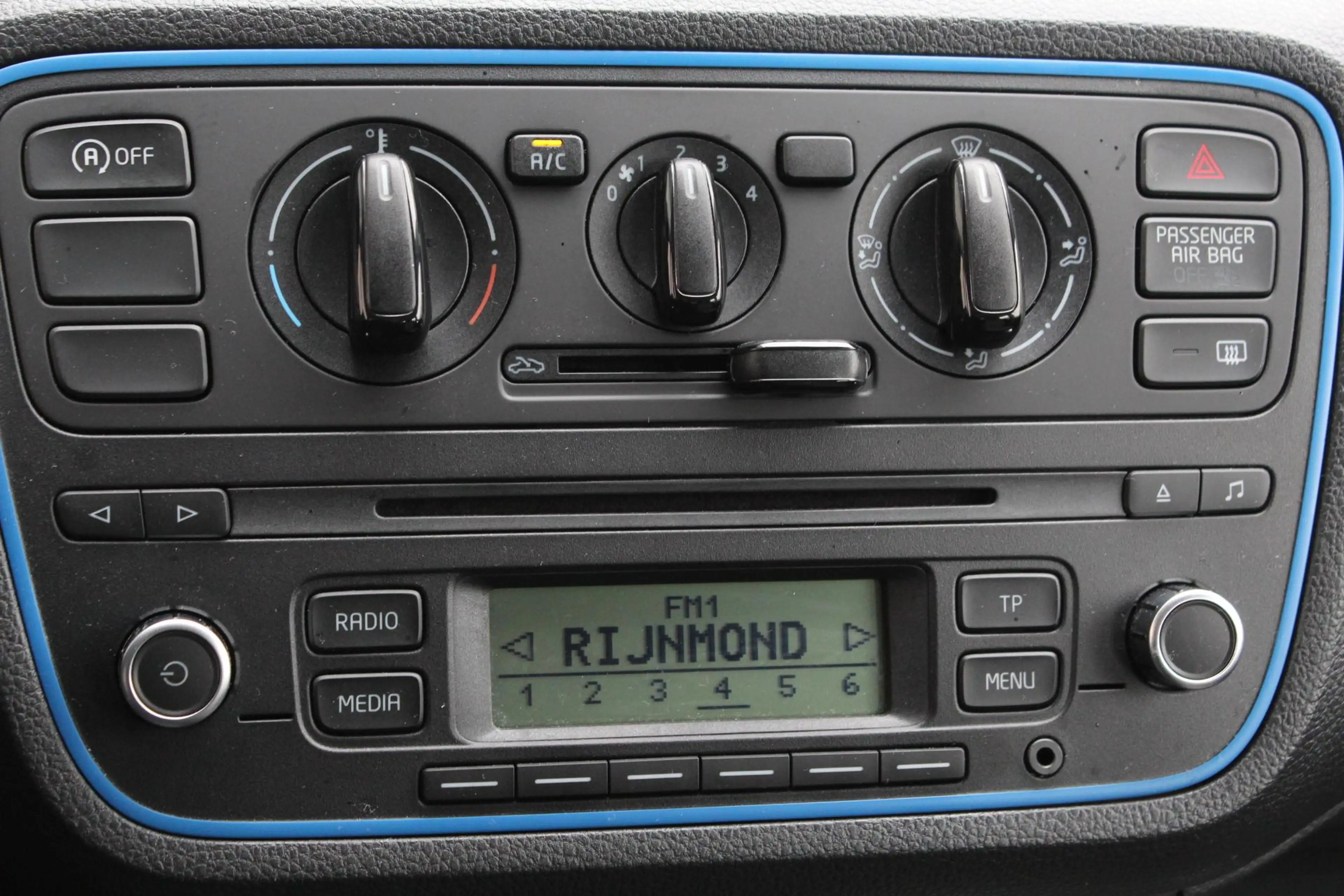 Skoda Citigo 1.0 Greentech Active Pro / 5-DRS / AIRCO / CENTR D — photo 9