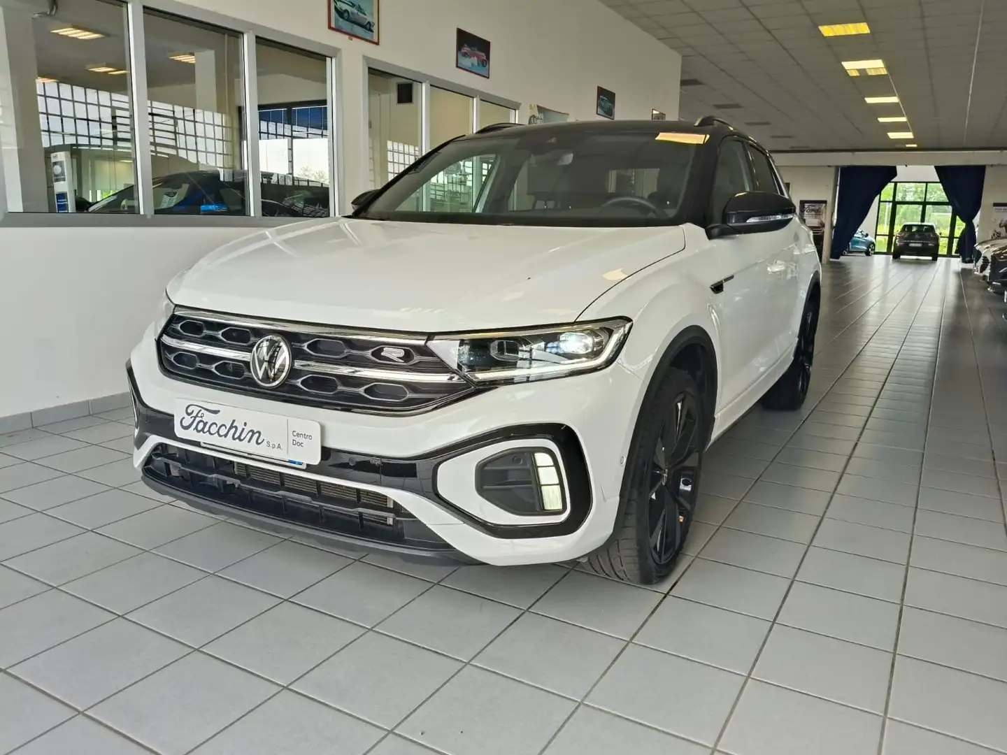 Volkswagen T-Roc 1.0 TSI 110cv R-Line Wit - 1