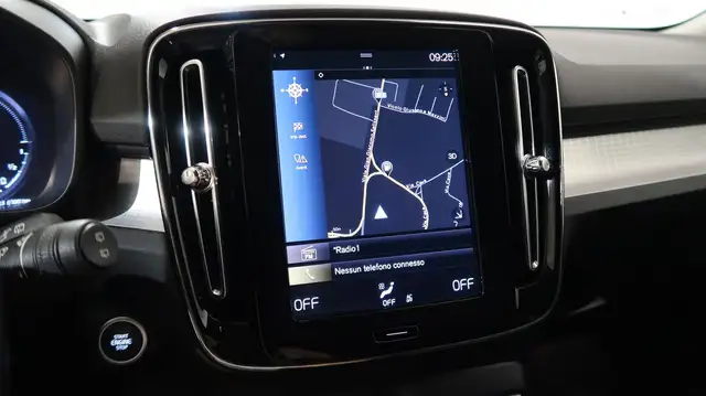 Volvo XC40 view 6