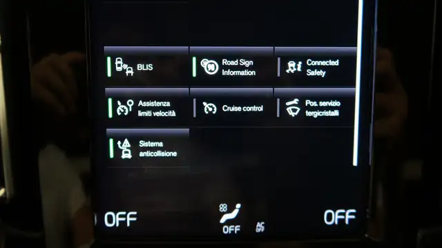 Volvo XC40 view 18