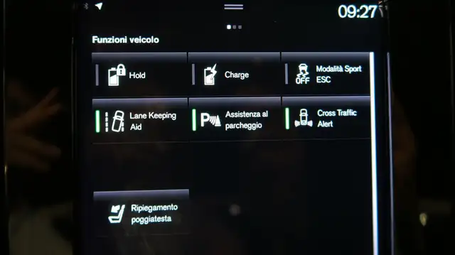 Volvo XC40 view 16
