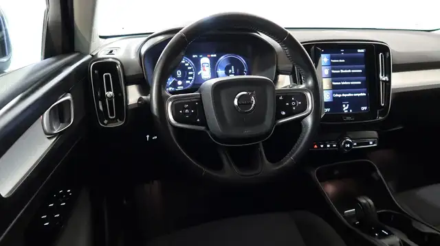 Volvo XC40 view 24