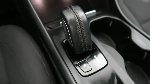 Volvo XC40 view 12