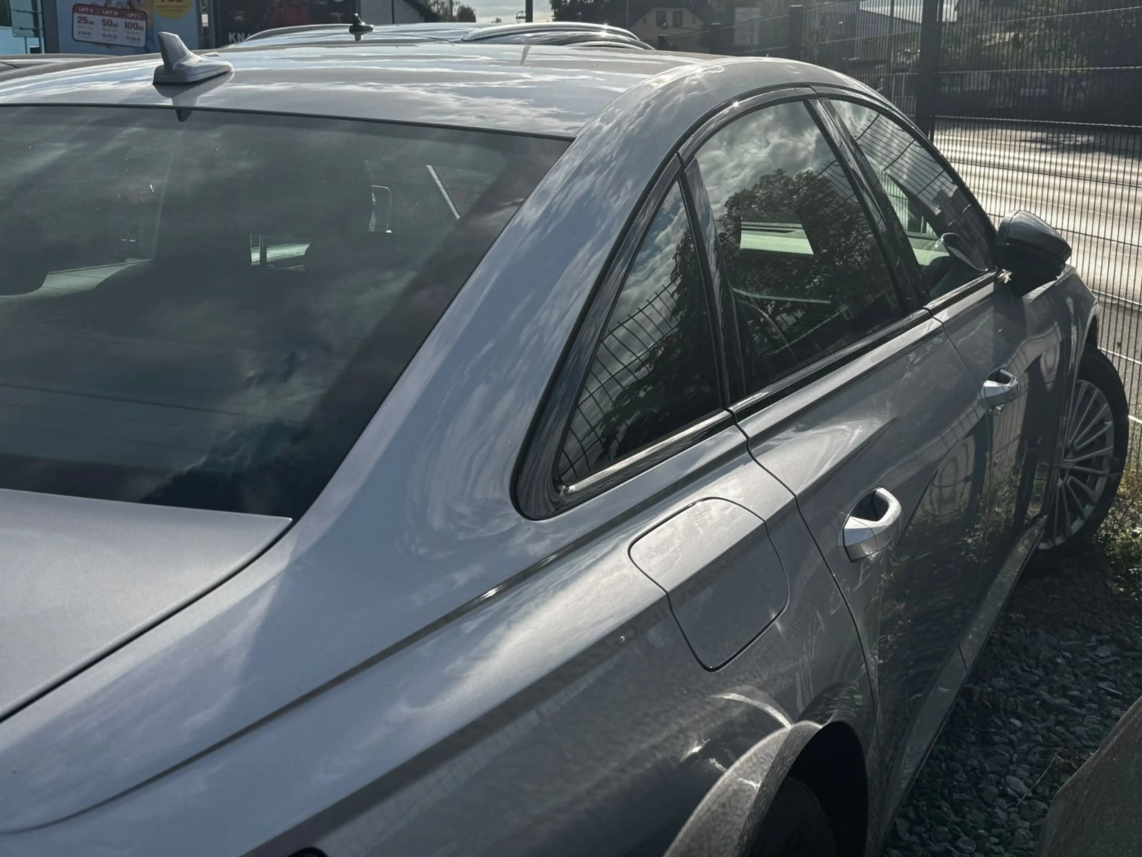 Audi A6 Lim. 40 TDI design — photo 10