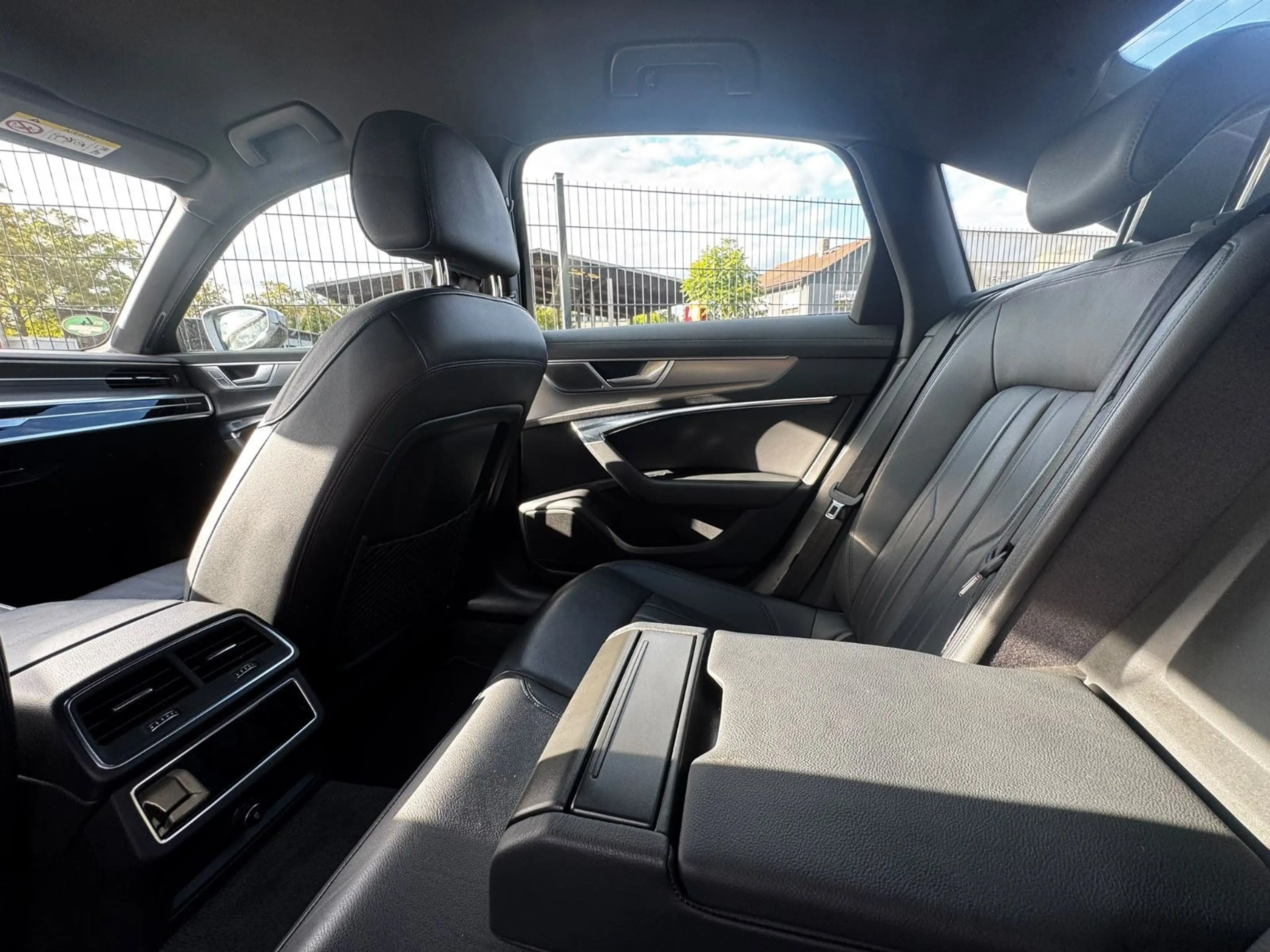 Audi A6 Lim. 40 TDI design — photo 13