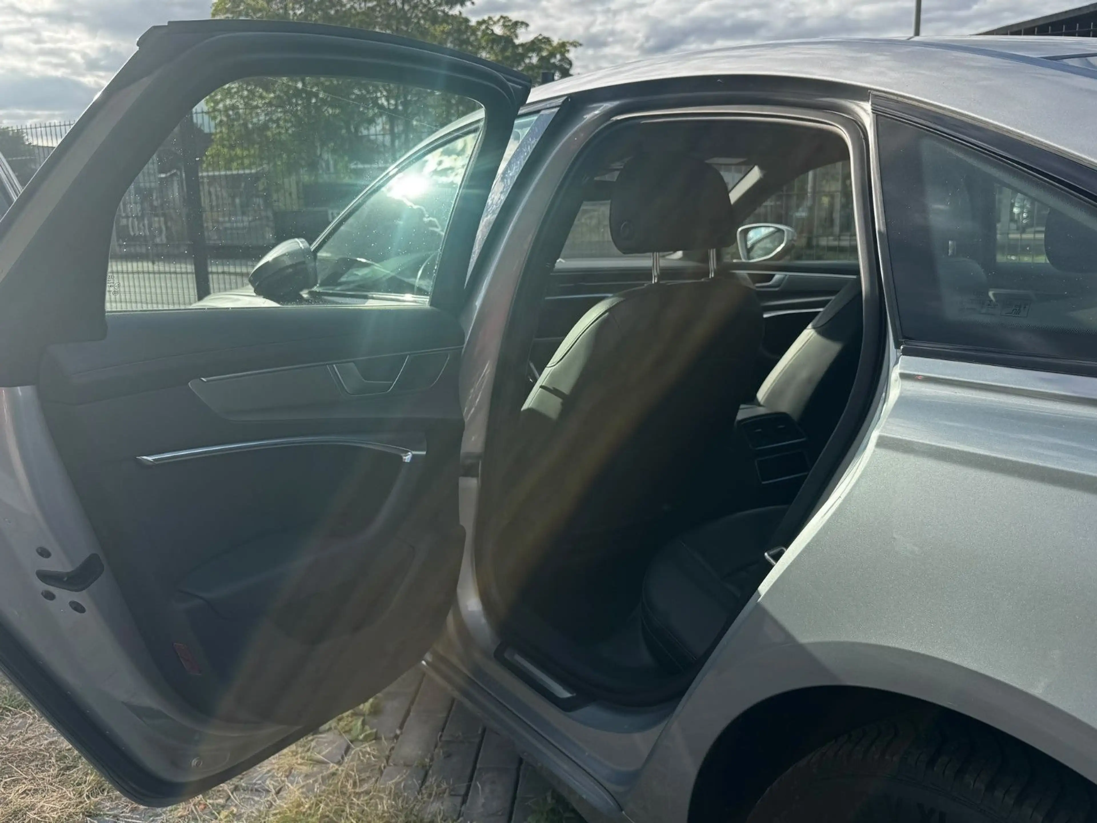 Audi A6 Lim. 40 TDI design — photo 12