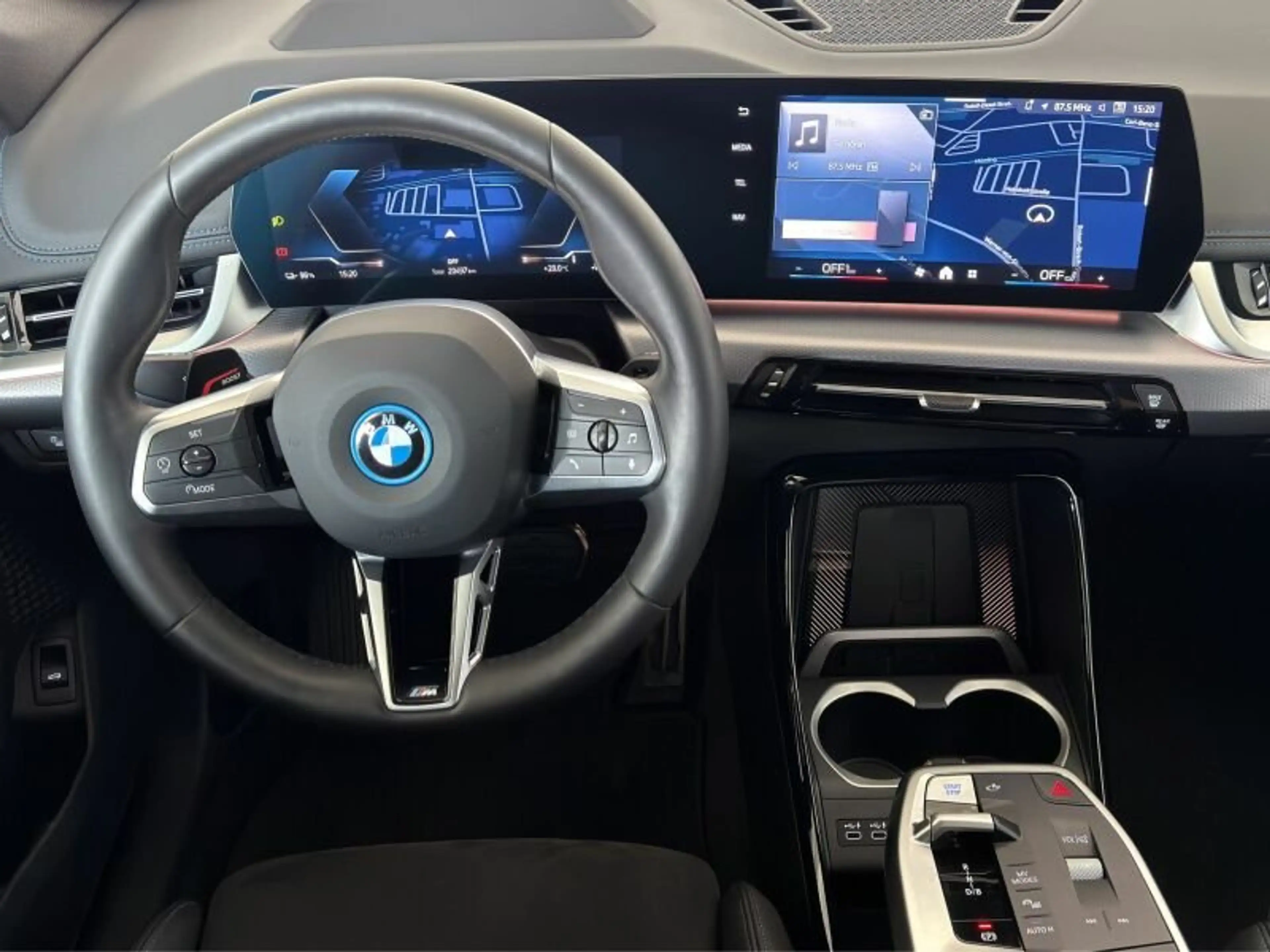 BMW iX1 xDrive30 M Sportpaket — photo 2