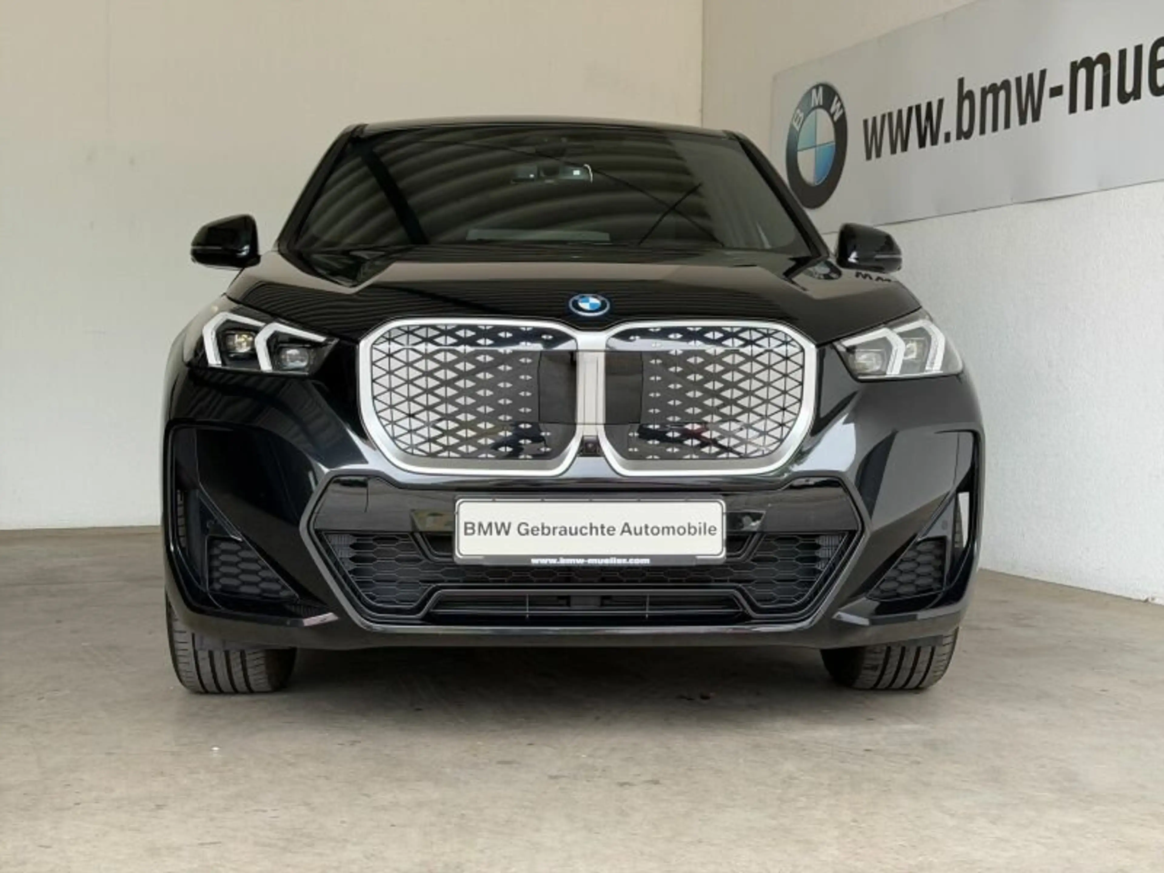 BMW iX1 xDrive30 M Sportpaket — photo 4