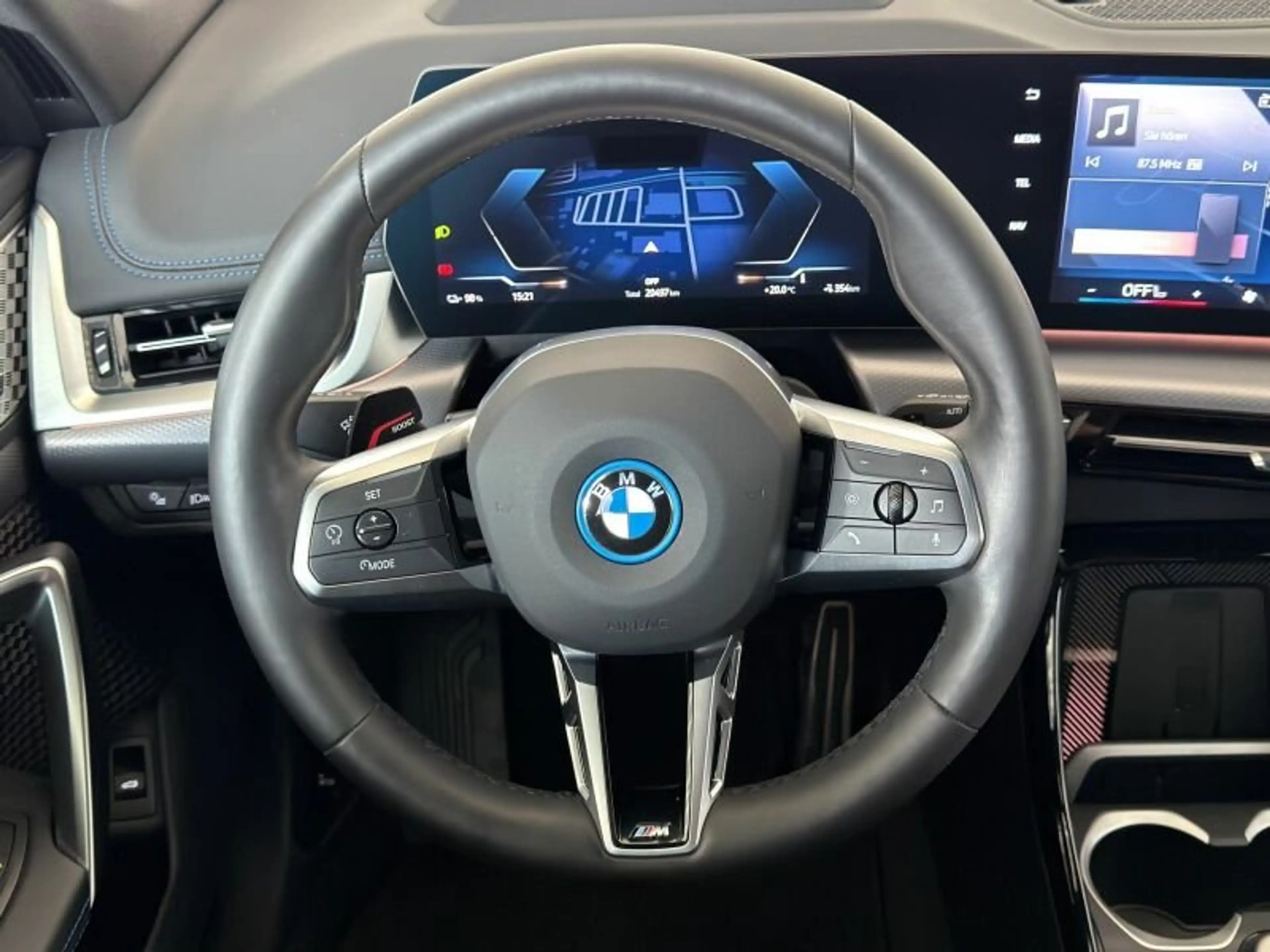 BMW iX1 xDrive30 M Sportpaket — photo 10