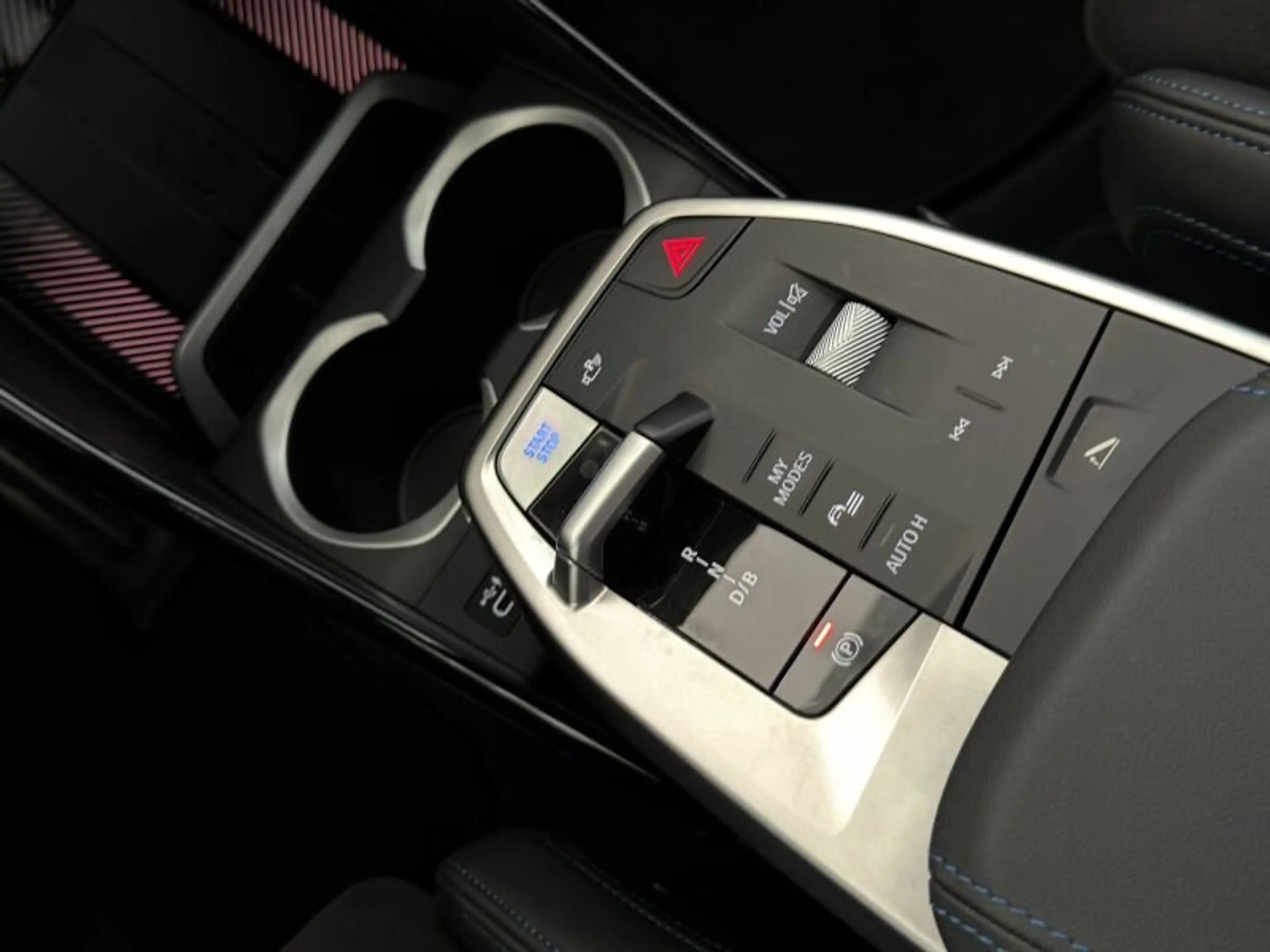 BMW iX1 xDrive30 M Sportpaket — photo 15