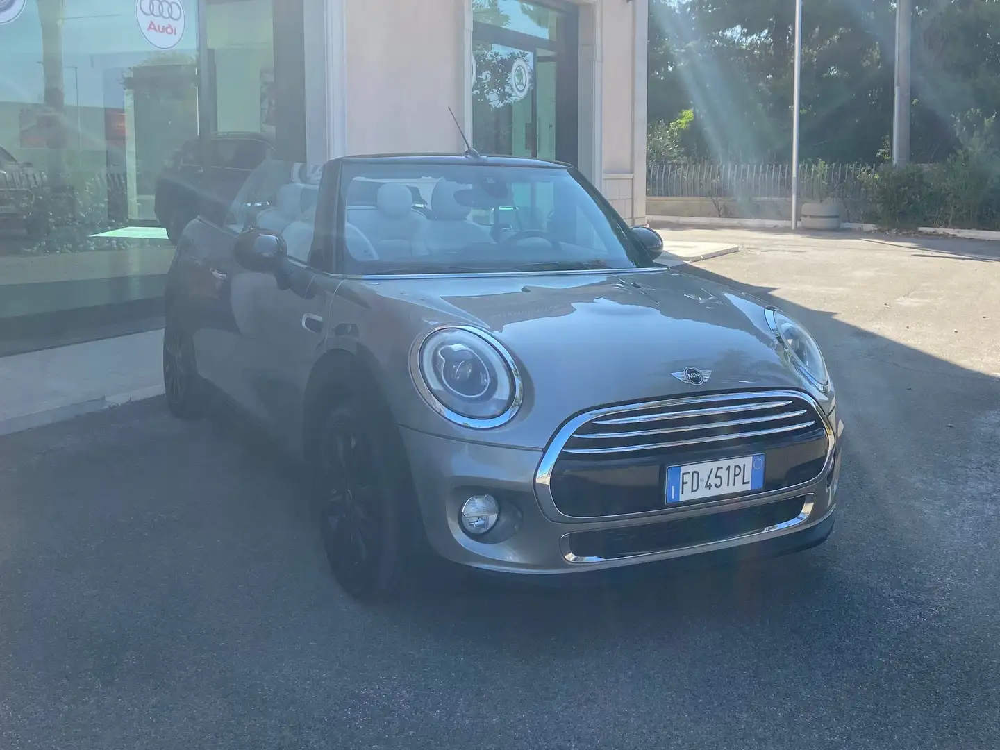 MINI Cooper D Cabrio Mini Cabrio 1.5 Cooper D Hype auto Gris - 2