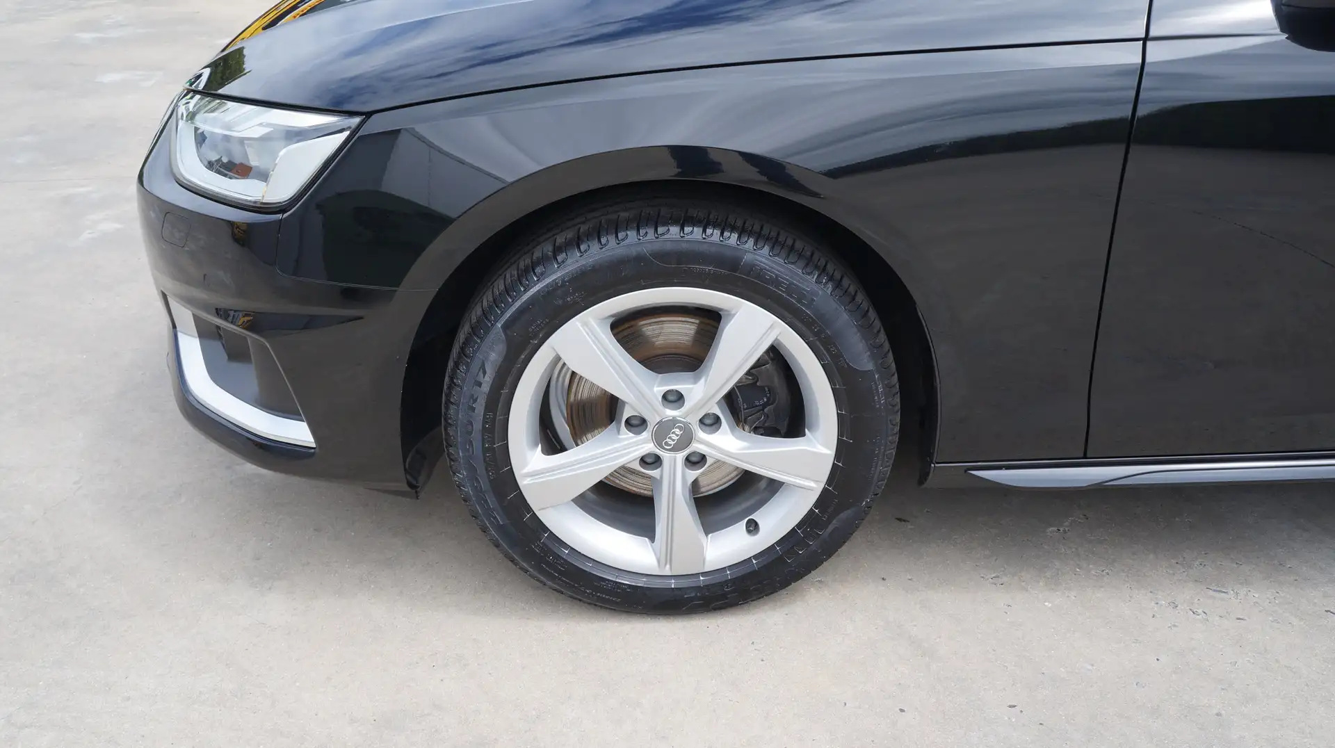 Audi A4 35 TFSI Advanced S-tronic Leder Navi Cam 12m Gar Noir - 2