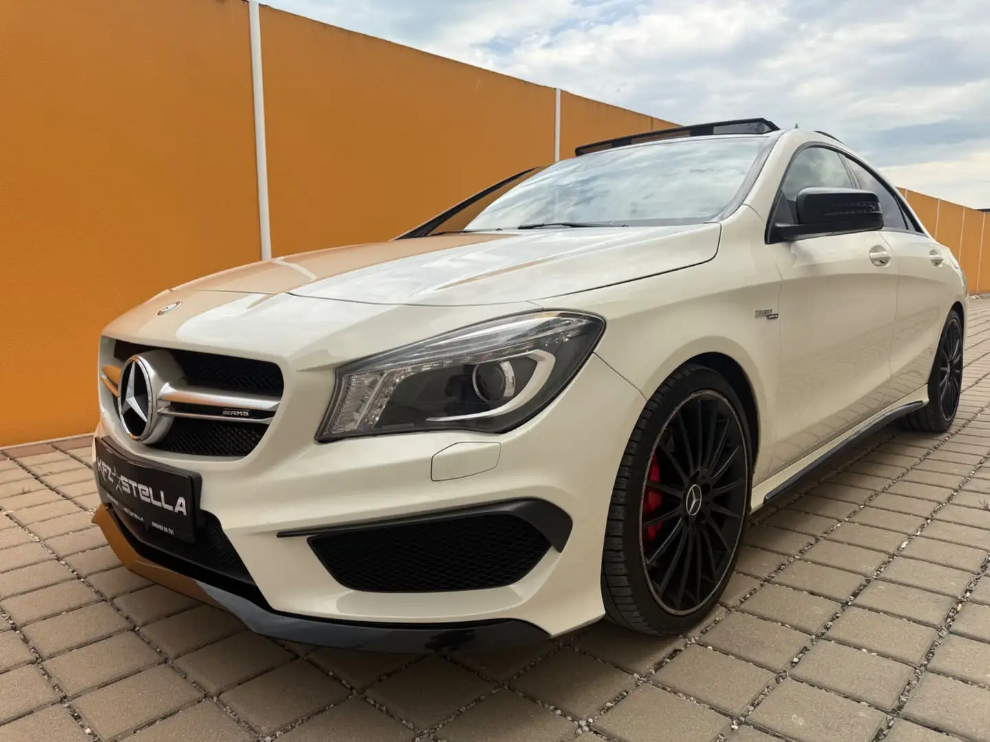 Mercedes-Benz CLA 45 AMG 4 Matic / Pano / Performance Sitze / Totwinkel Weiß - 1