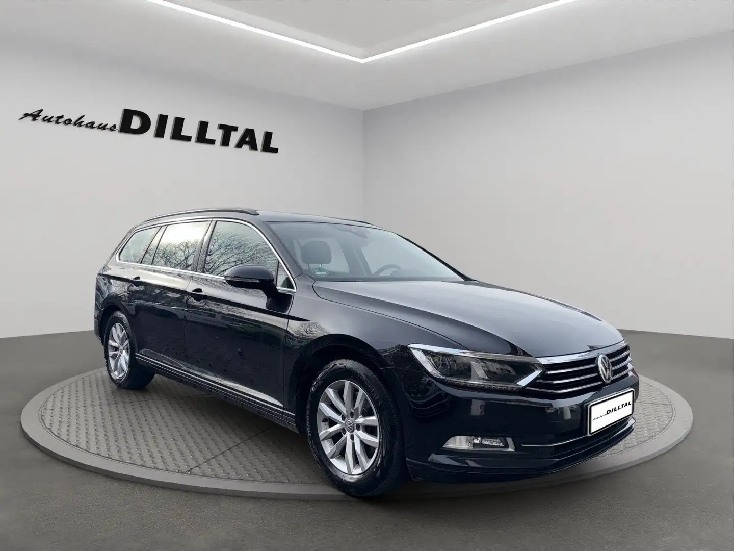 Volkswagen Passat Variant Comfortline*Kamera* Massage Sitz* Schwarz - 2