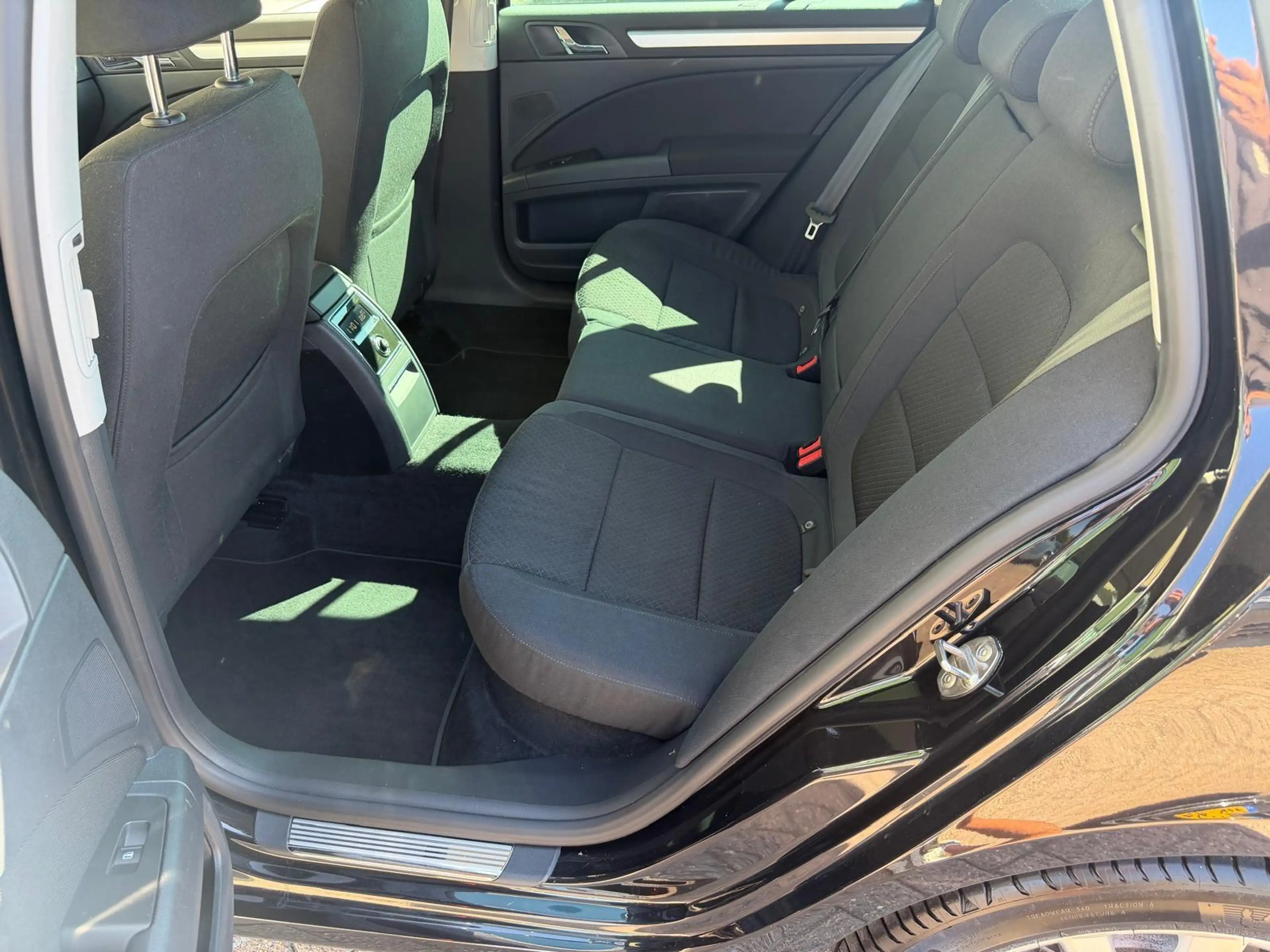 Skoda Superb Combi 1.8 TSI Ambition/AUT/PARKS/NAVI/APK/NAP — photo 22
