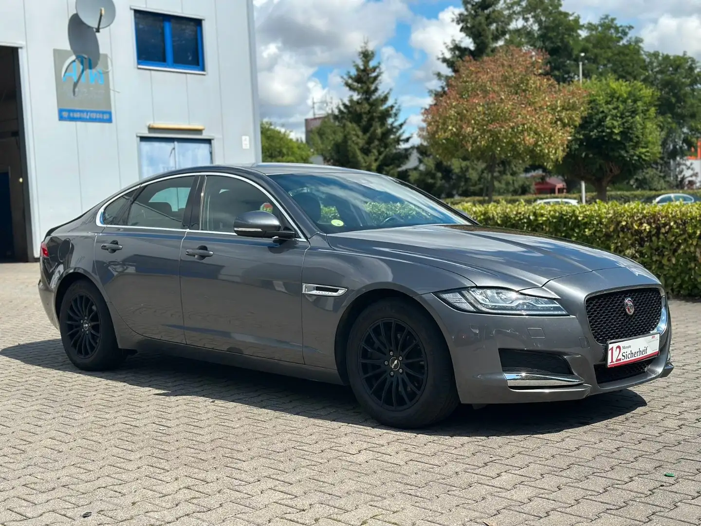 Jaguar XF Pure Garantie*Leder*Meridian*E-Heck*LED* Grigio - 1