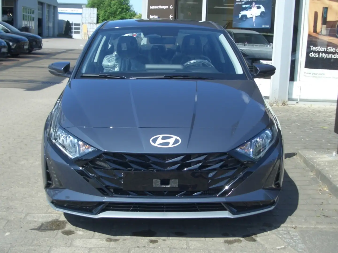 Hyundai i20 Facelift MJ25 1.0 DCT Automatik Trend AKTION! Grau - 2