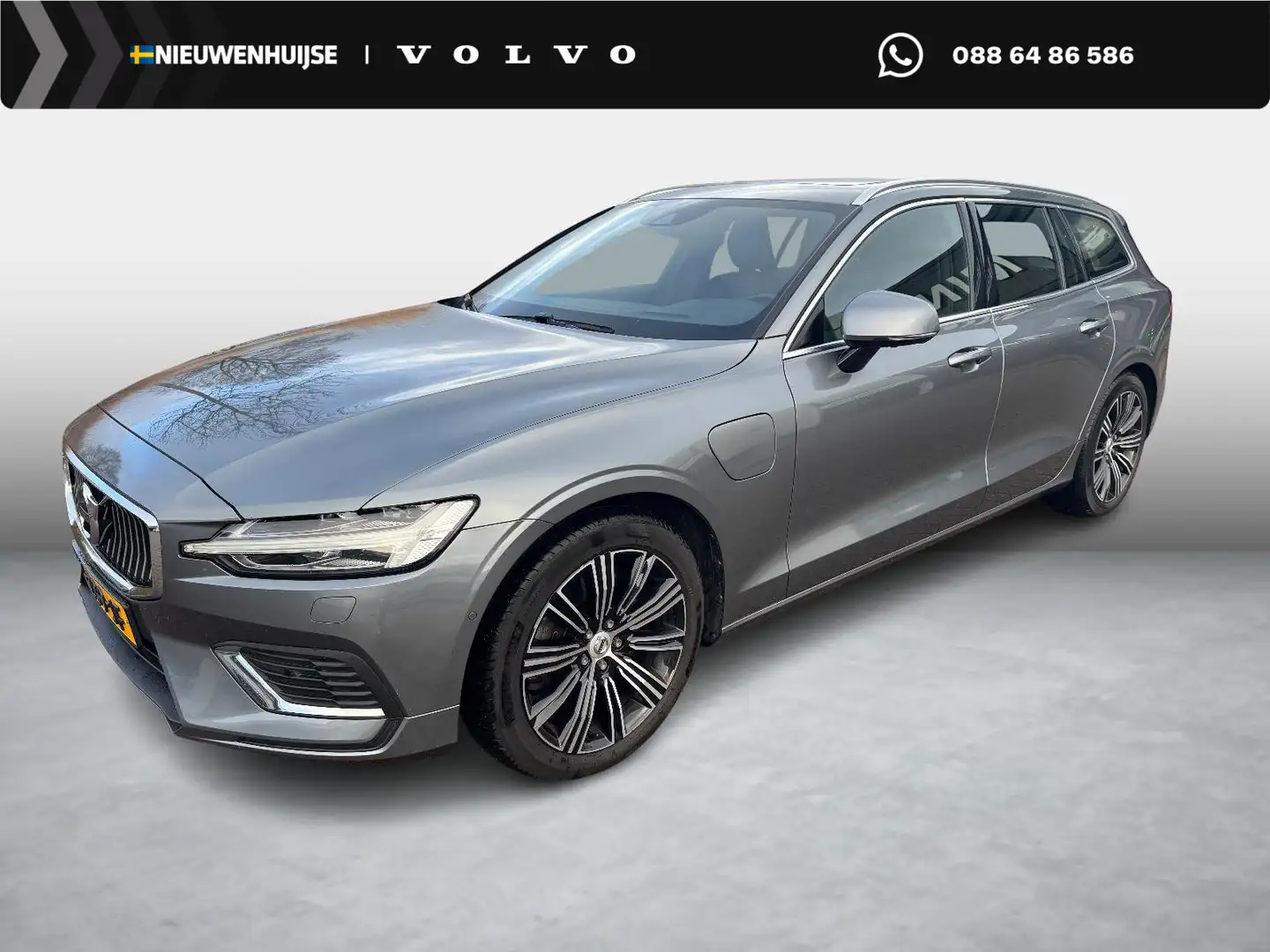 Volvo V60 2.0 T6 Recharge AWD Inscription | Trekhaak | Panor Grau - 1