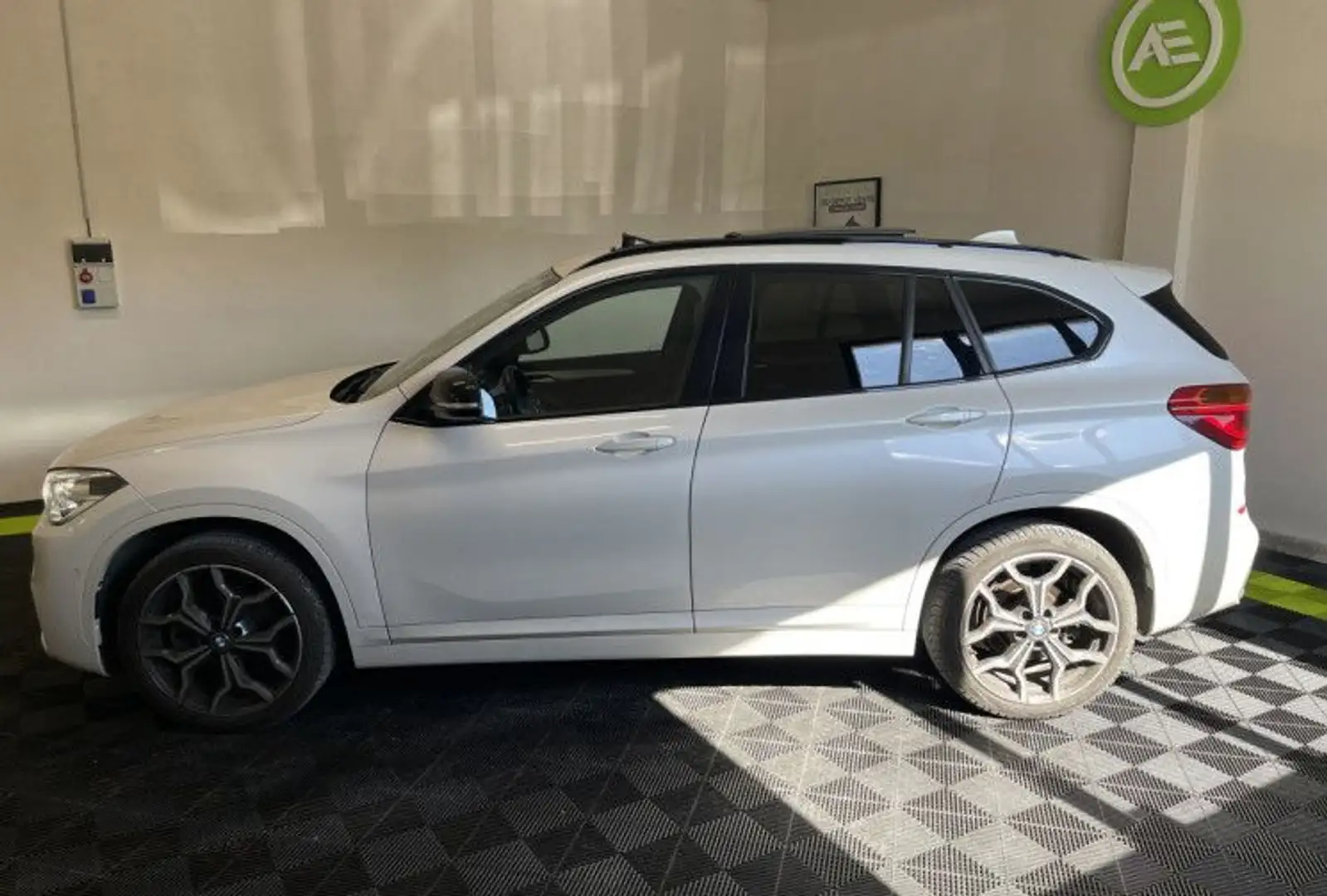 BMW X1 II (F48) xDrive20dA 190ch M Sport / FULL ENTRETIEN Weiß - 2