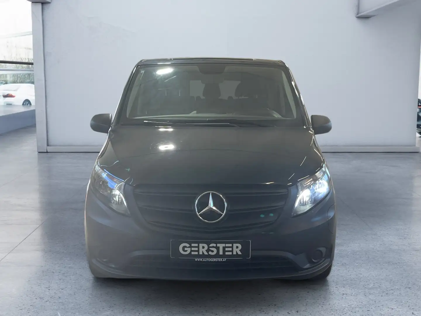 Mercedes-Benz Vito Tourer e 111/126/129 FWD 447.703 PRO LM Grün - 2