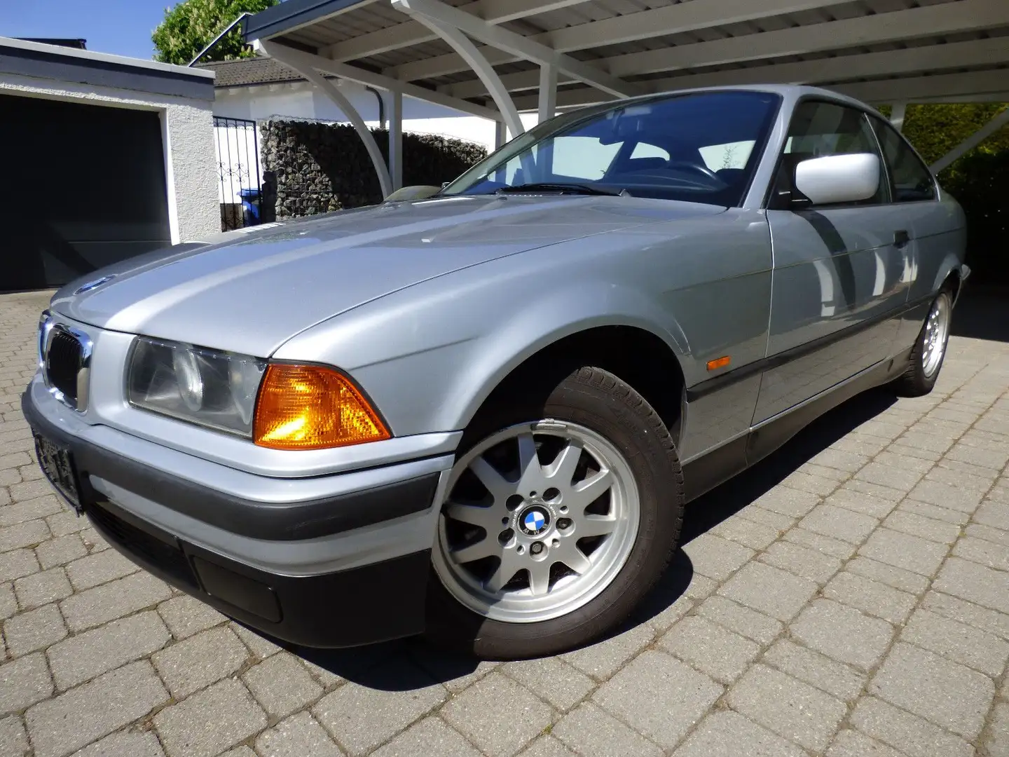 BMW 320 i Coupe *1.Hand*Orig. 66.500km*HU-AU neu*TOP* Silver - 1