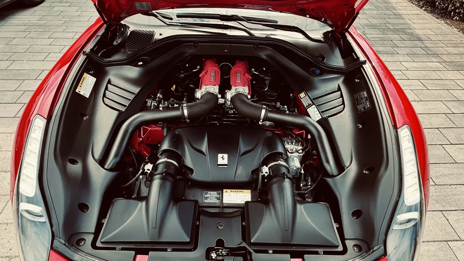Ferrari California T V8 4.0 560ch Kırmızı - 2