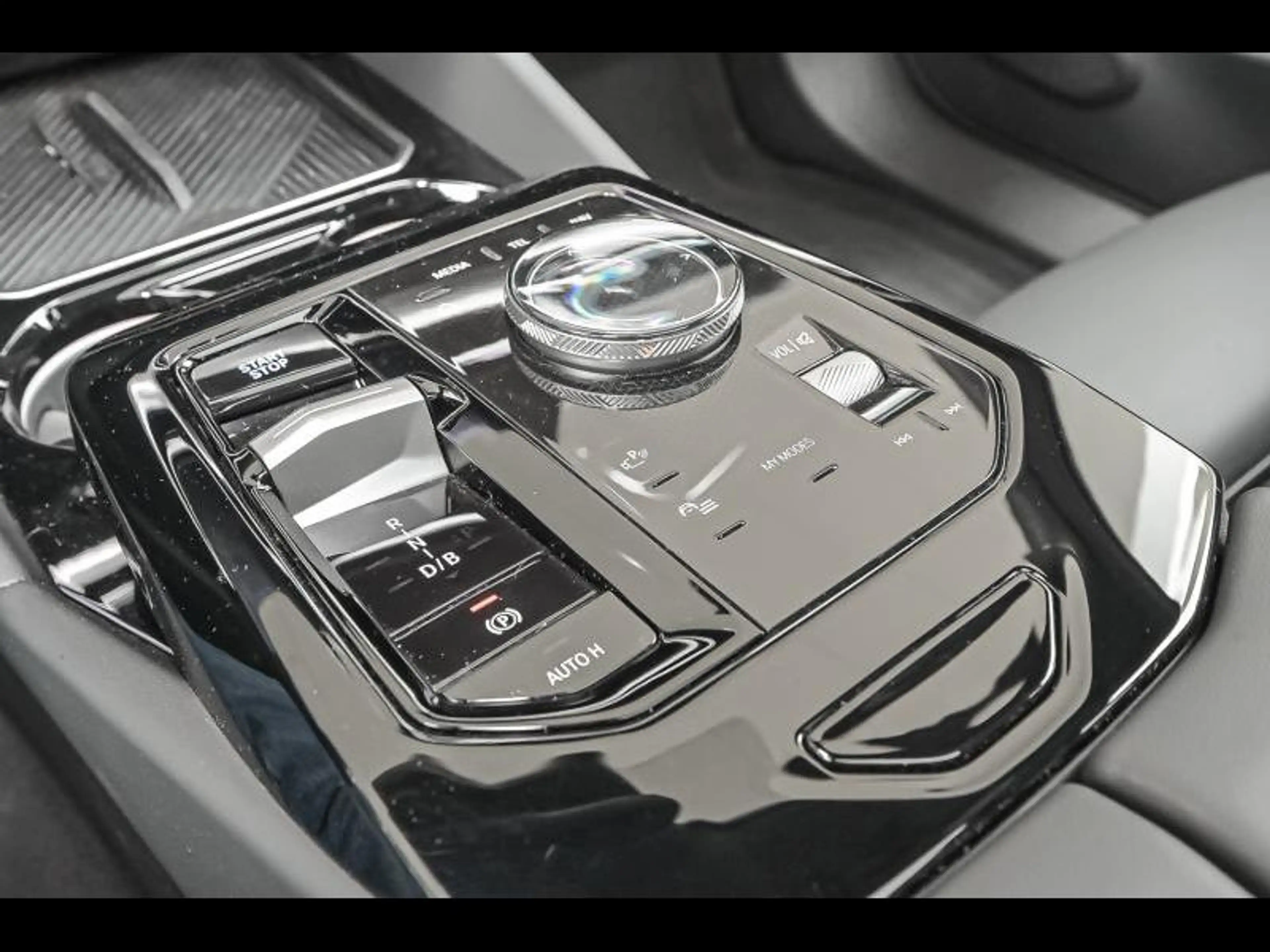 BMW i5 eDrive40 M Sportpakket — photo 11