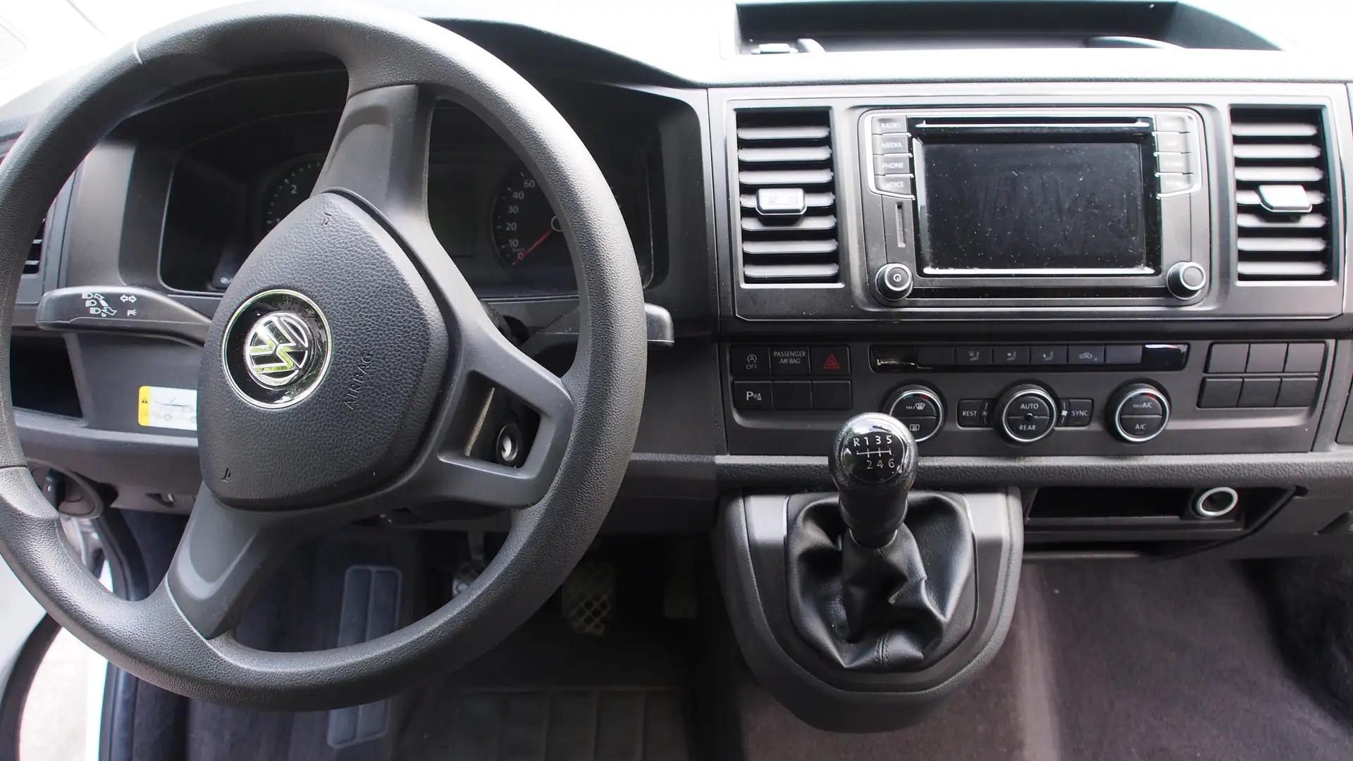 Volkswagen T6 California Beach mit Fahrradträger und extra Sitz Blanco - 2