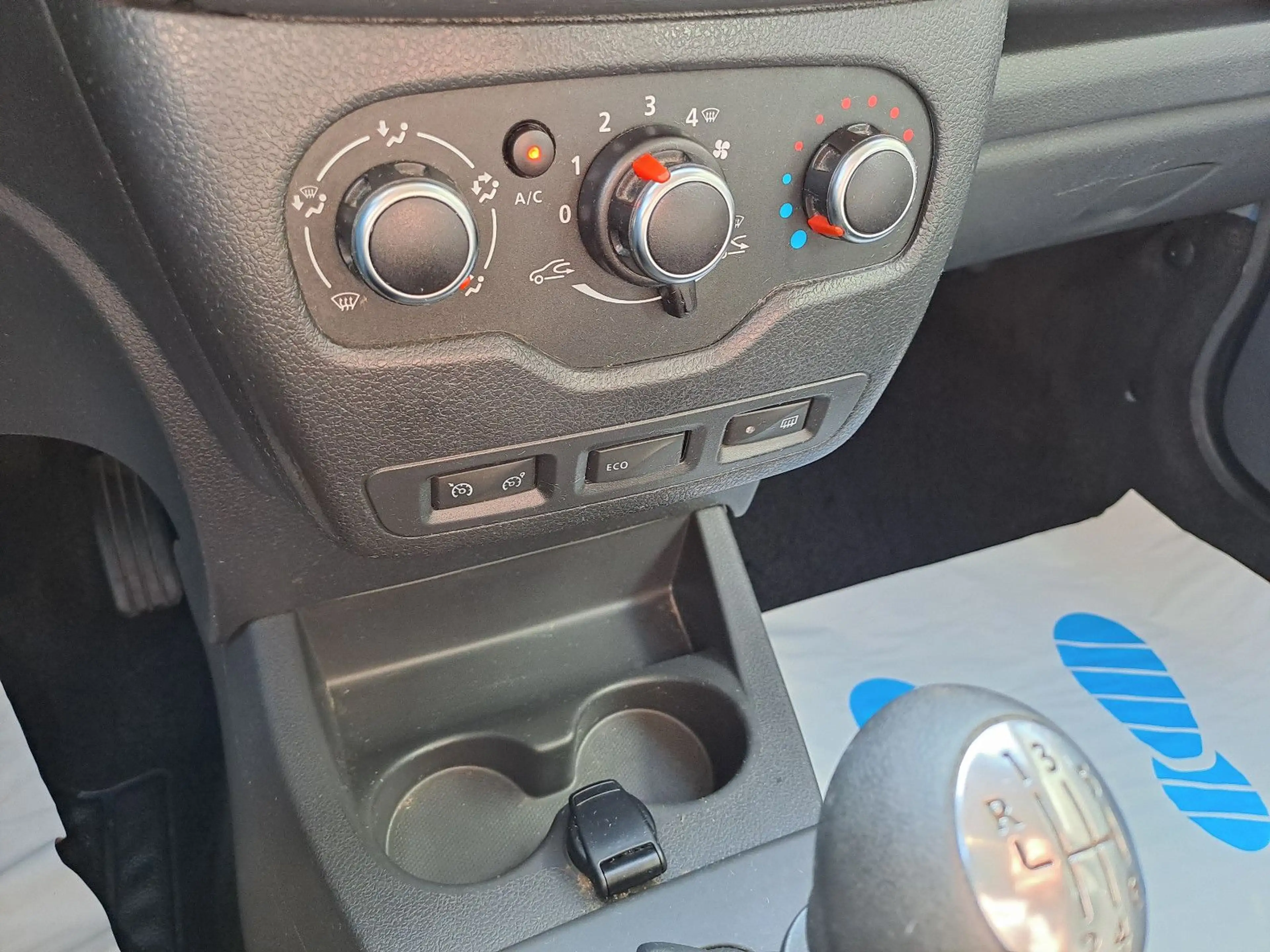 Dacia Lodgy Comfort *Navigation*Sitzheizung*Bluetooth* — photo 12