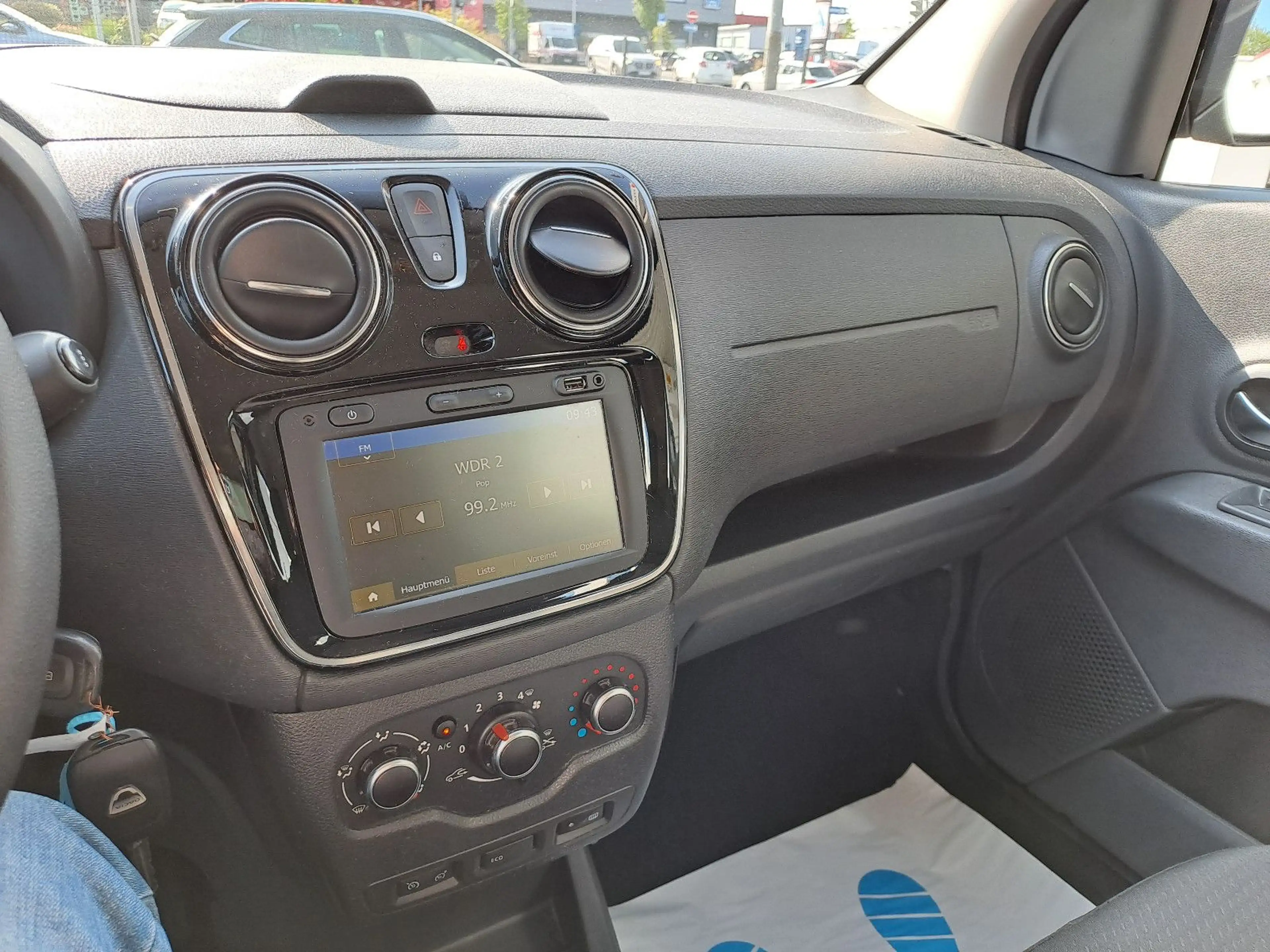 Dacia Lodgy Comfort *Navigation*Sitzheizung*Bluetooth* — photo 11
