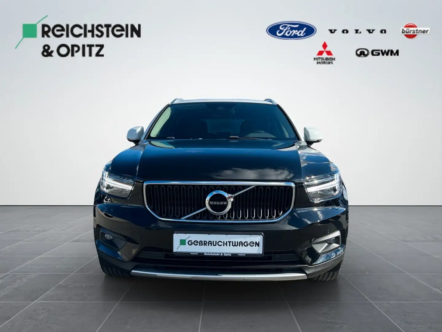Volvo XC40 T2 Momentum Pro/WinterPaket/DAB Zwart - 2