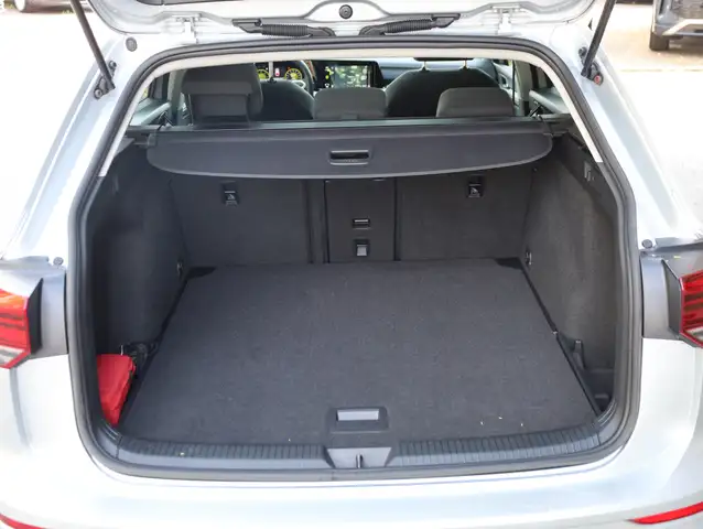 Volkswagen Golf view 10