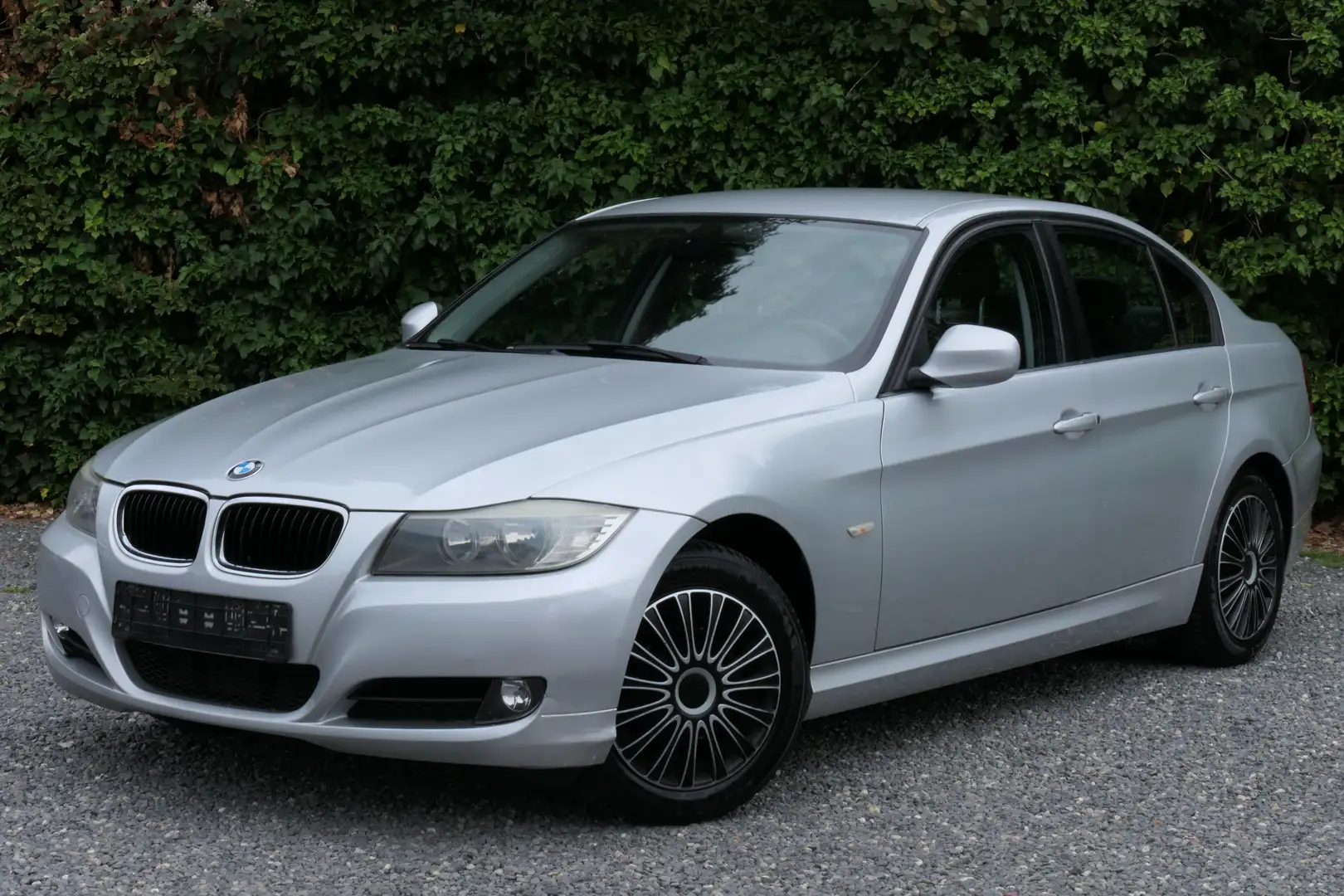 BMW 320 Edition Lifestyle*Sitzheizung*Bluetooth Silber - 2