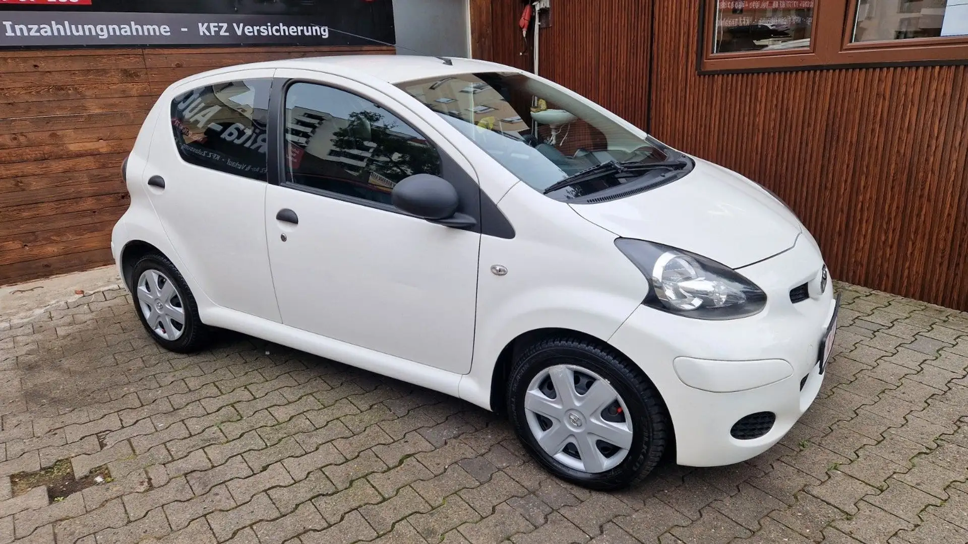 Toyota Aygo (X) 1,0-l-VVT-i, Nichtraucher, KM 63733 Blanco - 2