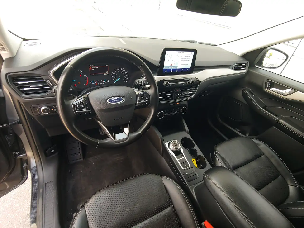 Ford Escape снимка Ford Escape