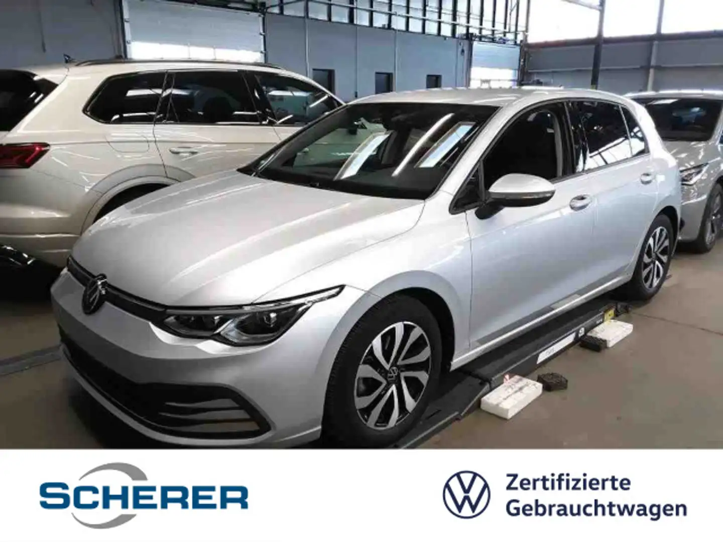 Volkswagen Golf VIII ACTIVE 1.5 TSI LED PLUS NAVI AHK REAR Silber - 1