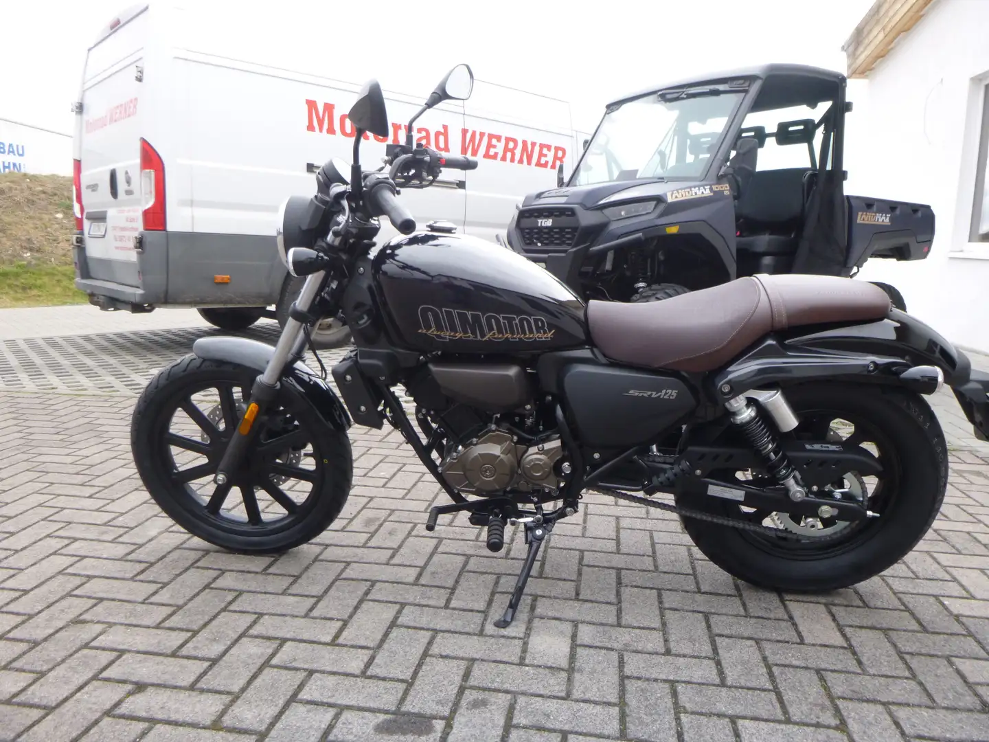 QJ Motor SRV 125 Schwarz - 2