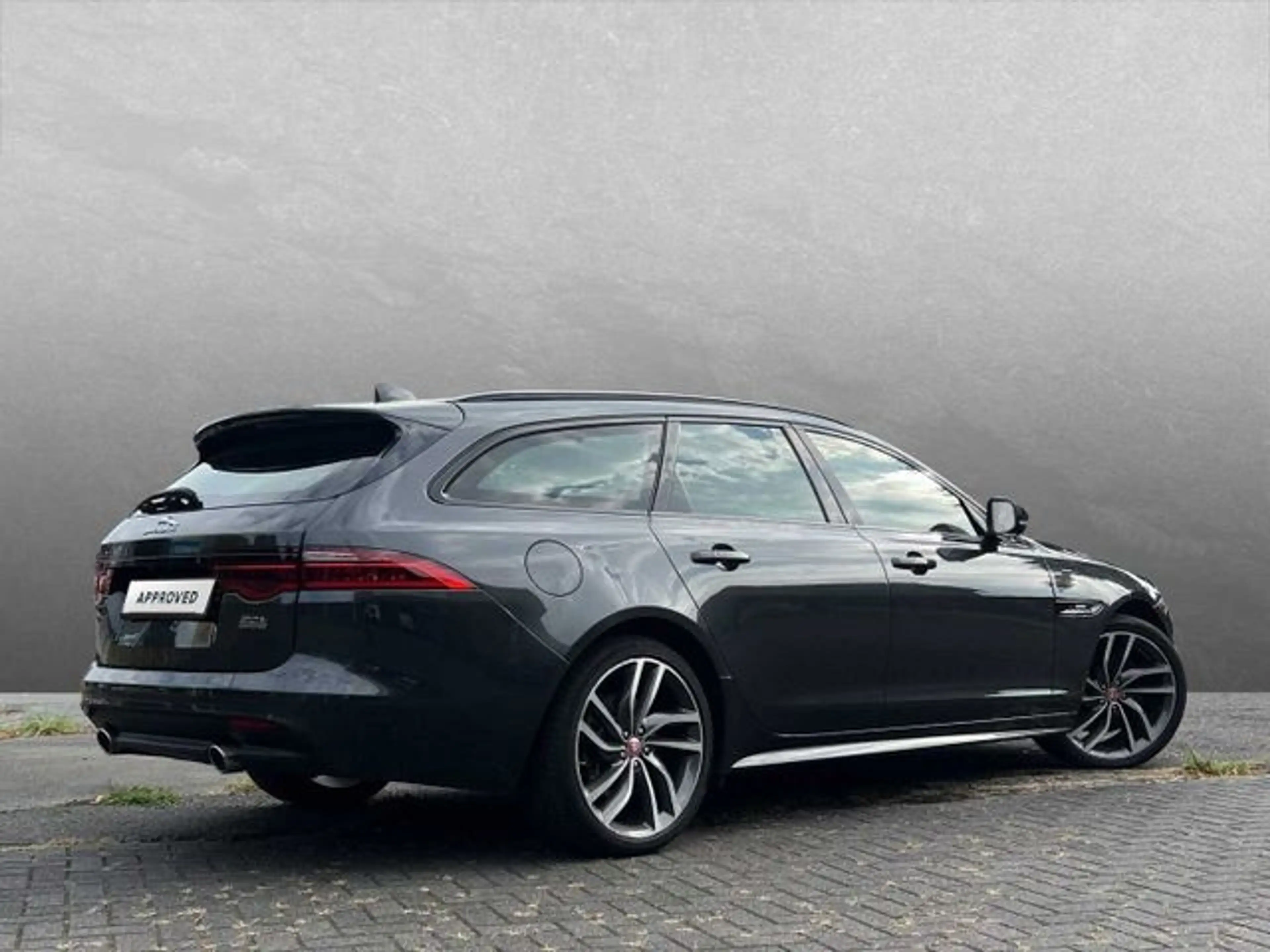 Jaguar XF Sportbrake 30t AWD R-Sport — photo 4