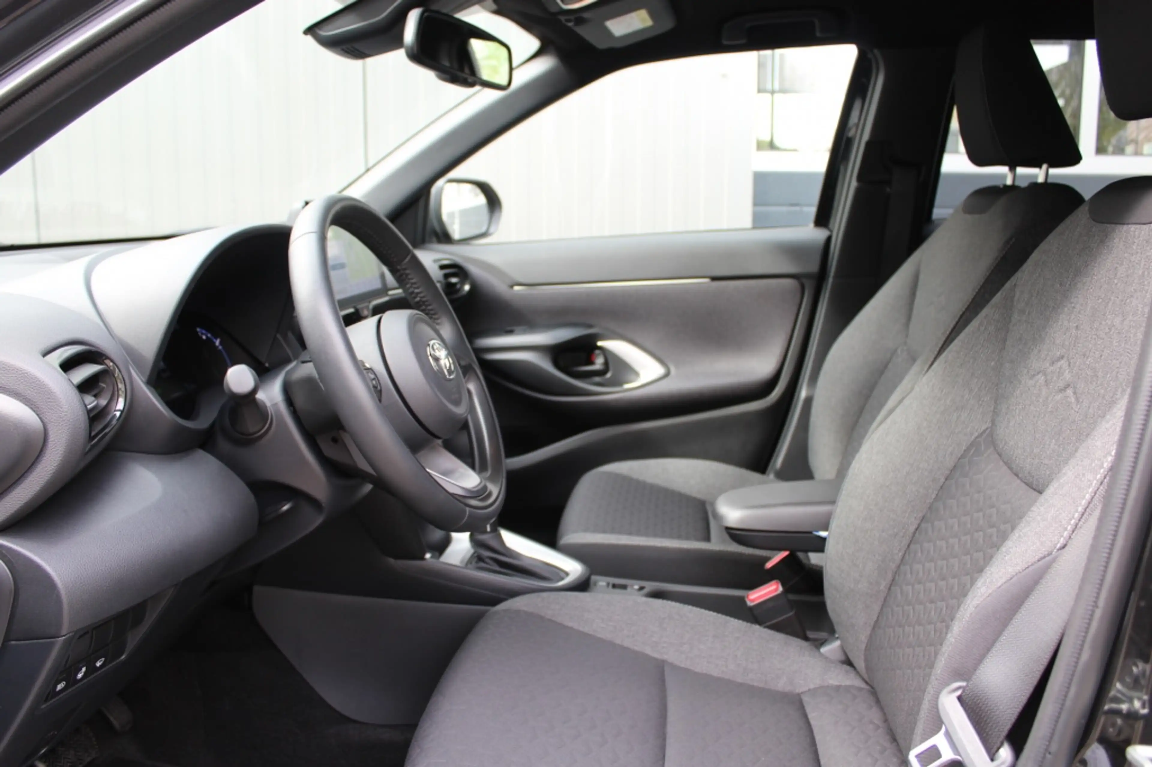 Toyota Yaris Cross Hybrid Team D Safety / Stoelverwarming / Parkeerse — photo 3